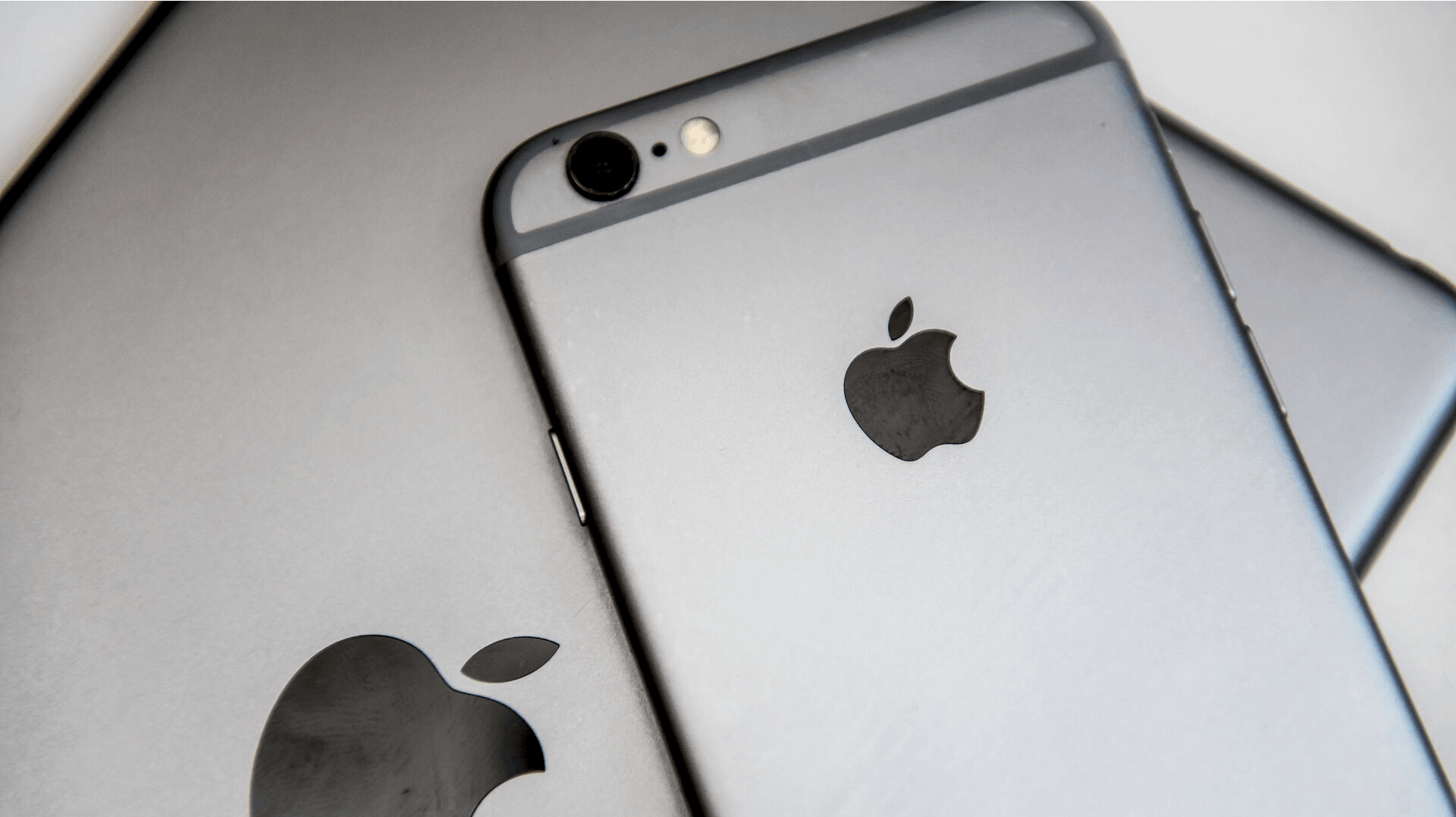 Iphone og Ipad fotograferet torsdag den 26. juli 2018