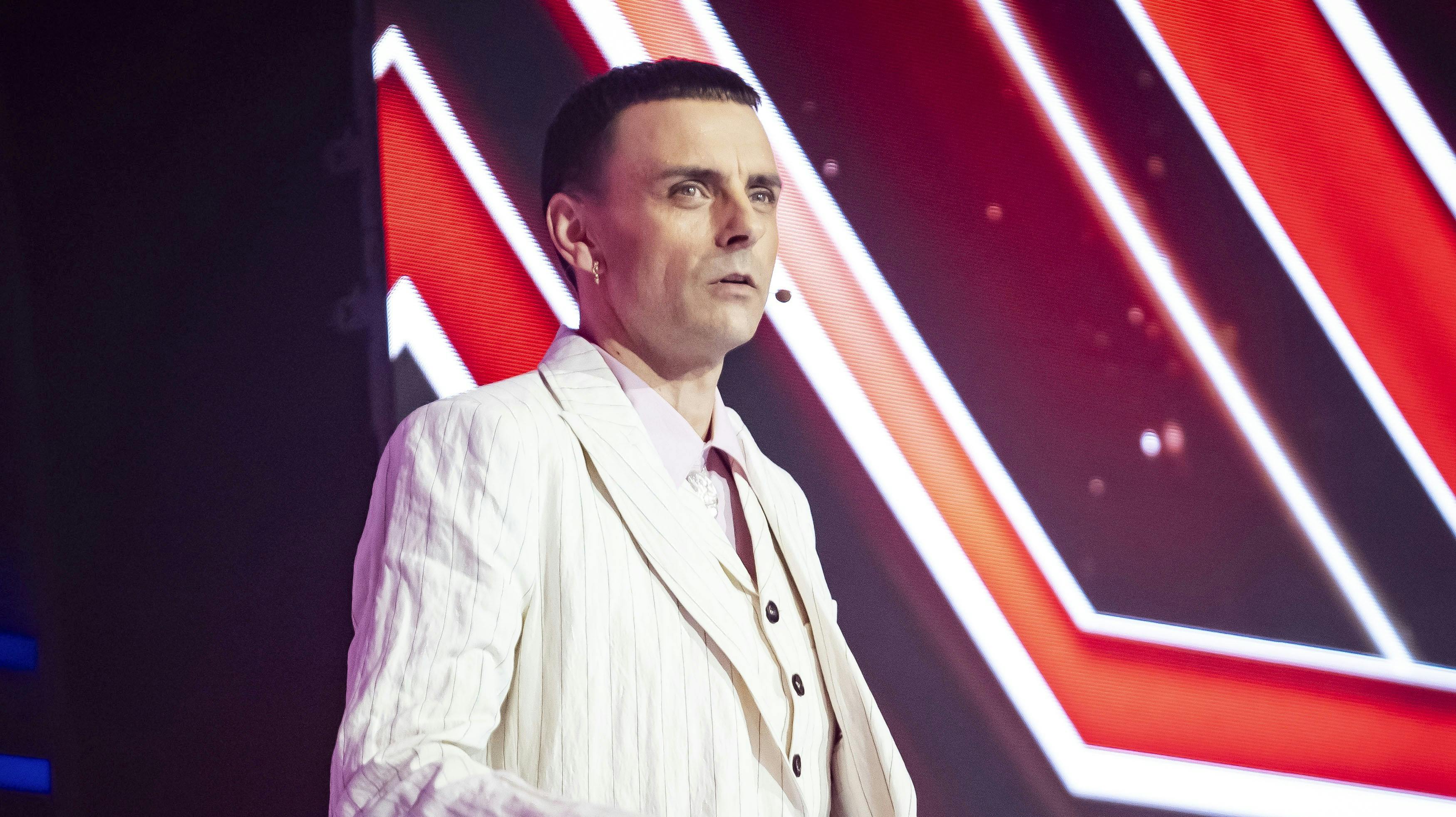 Simon Kvamm fandt sig ikke i, hvordan hans kvindelige kolleger blev behandlet. Derfor gjorde han noget ved det med det samme.