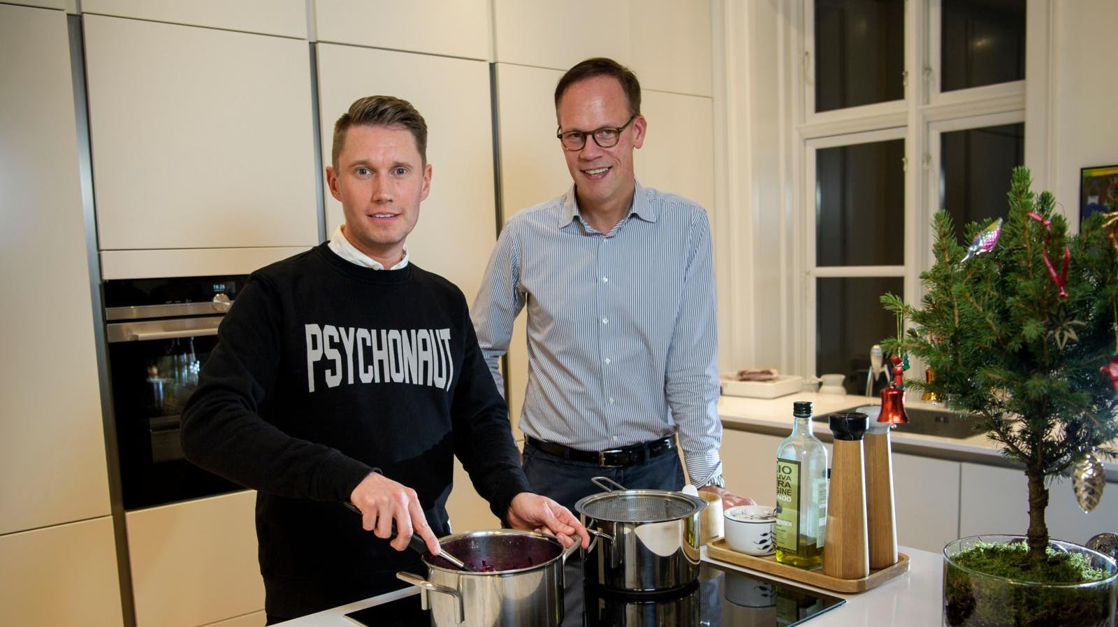 Her ses kendisparret i 2017 i lejligheden, som de nu igen forsøger at få solgt.