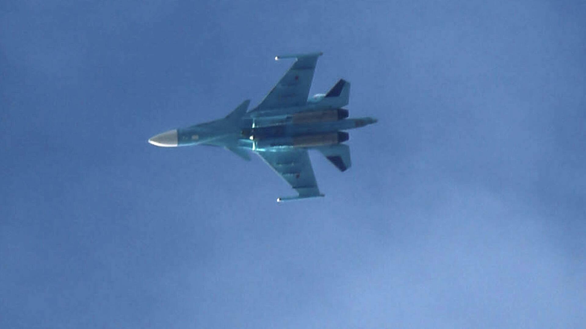 Sådan ser Su-34-bombeflyet ud - det er dog ikke flyet på billedet, der er styrtet ned.
