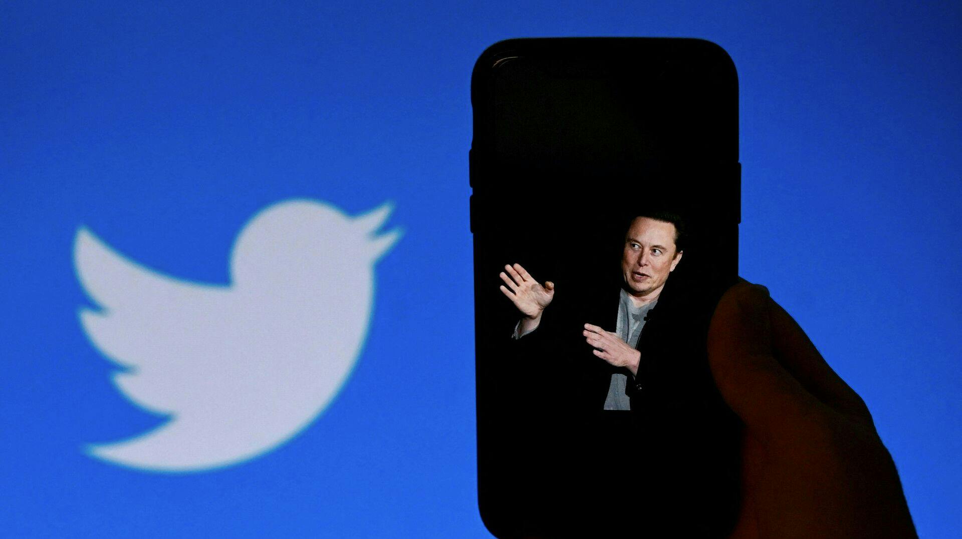 Elon Musk bruger sin konto på X til at gå til angreb på Apple.