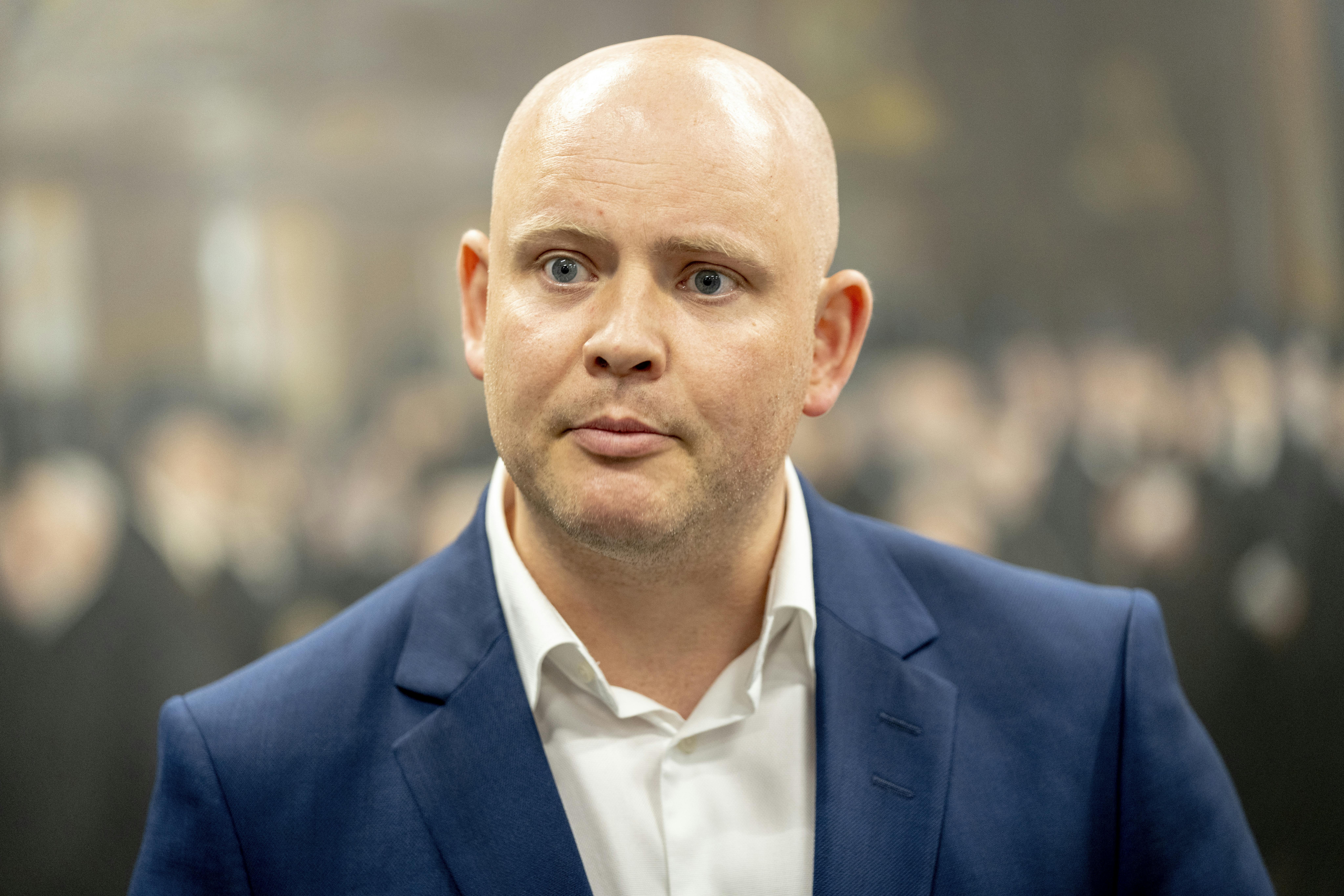 Jakob Engel-Schmidt skal nu tage stilling til, hvad han mener om Radio- og TV-nævnets vurdering af sagen.