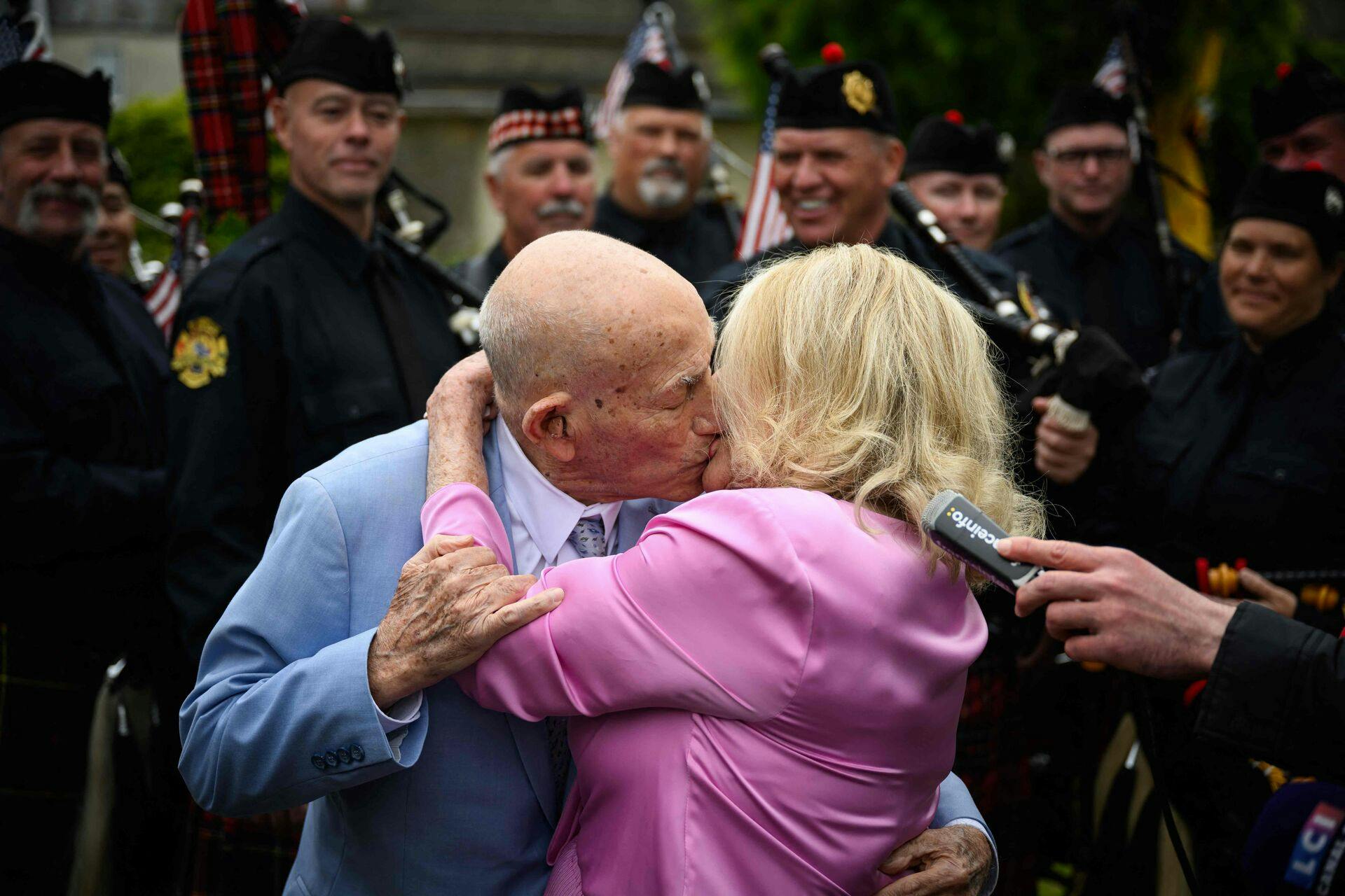 Den amerikanske krigsveteran Harald Terens fik sin hustru Jeanne Swerling efter en ganske særlig dag: 80-års-dagen for D-dag.