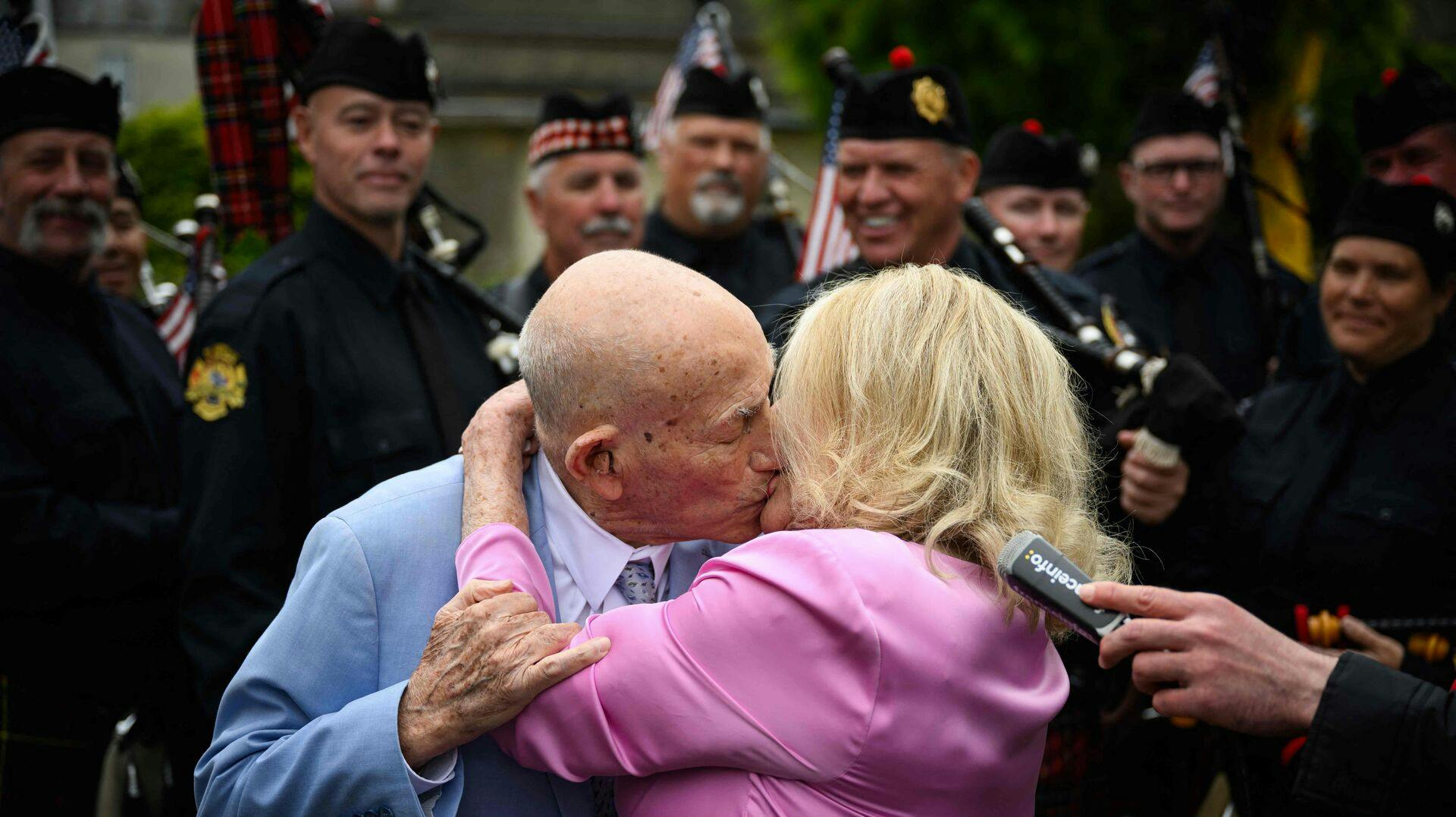 Den amerikanske krigsveteran Harald Terens fik sin hustru Jeanne Swerling efter en ganske særlig dag: 80-års-dagen for D-dag.