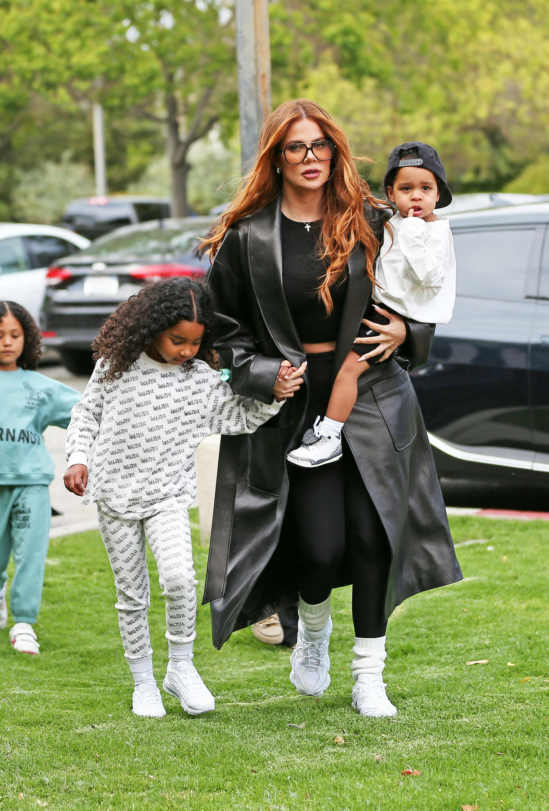 Khloé Kardashian har hænderne fulde med sine to børn og har derfor ikke tid til at date. 