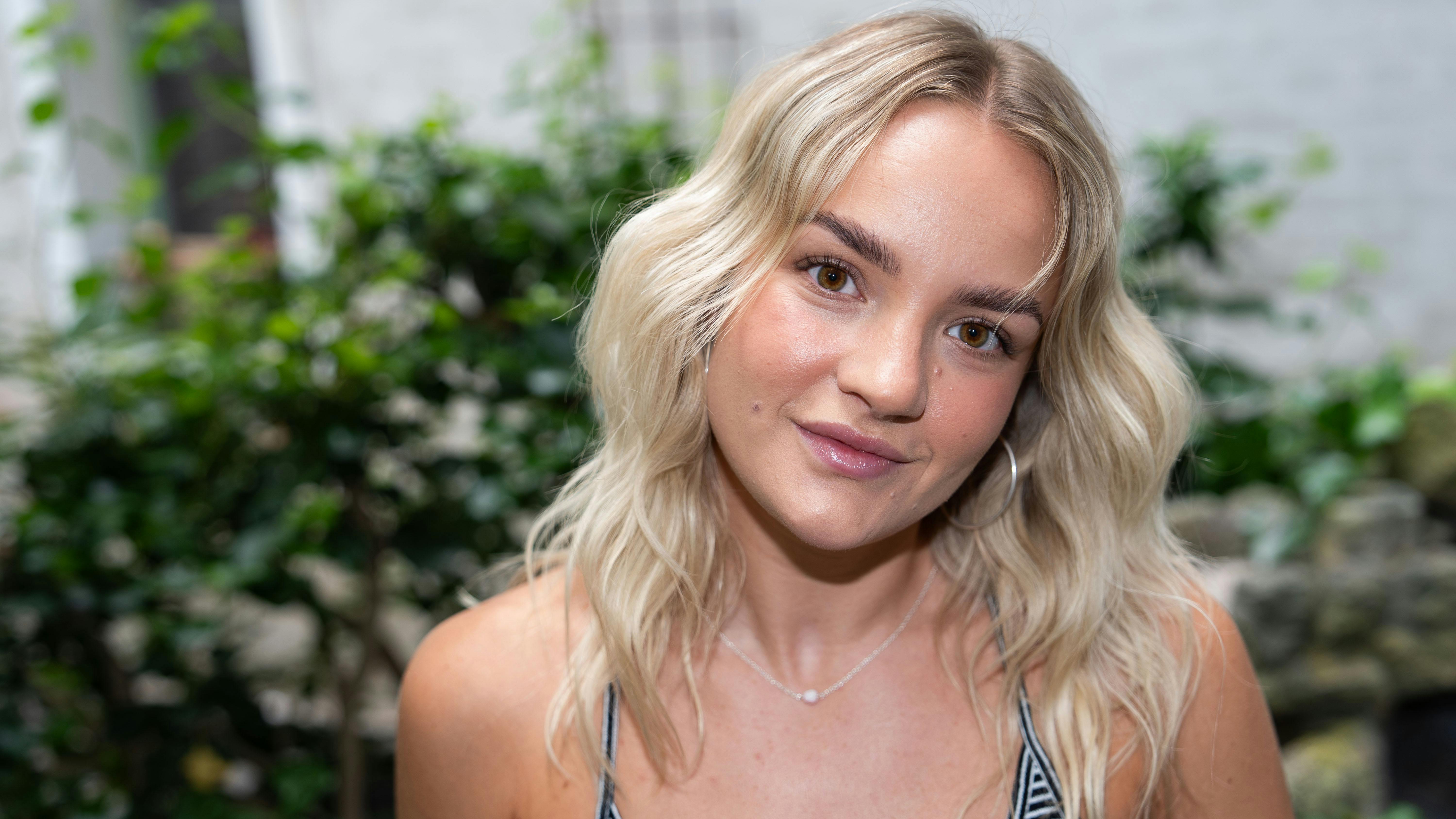 Nadja Hansen er uheldig på "Paradise Hotel".