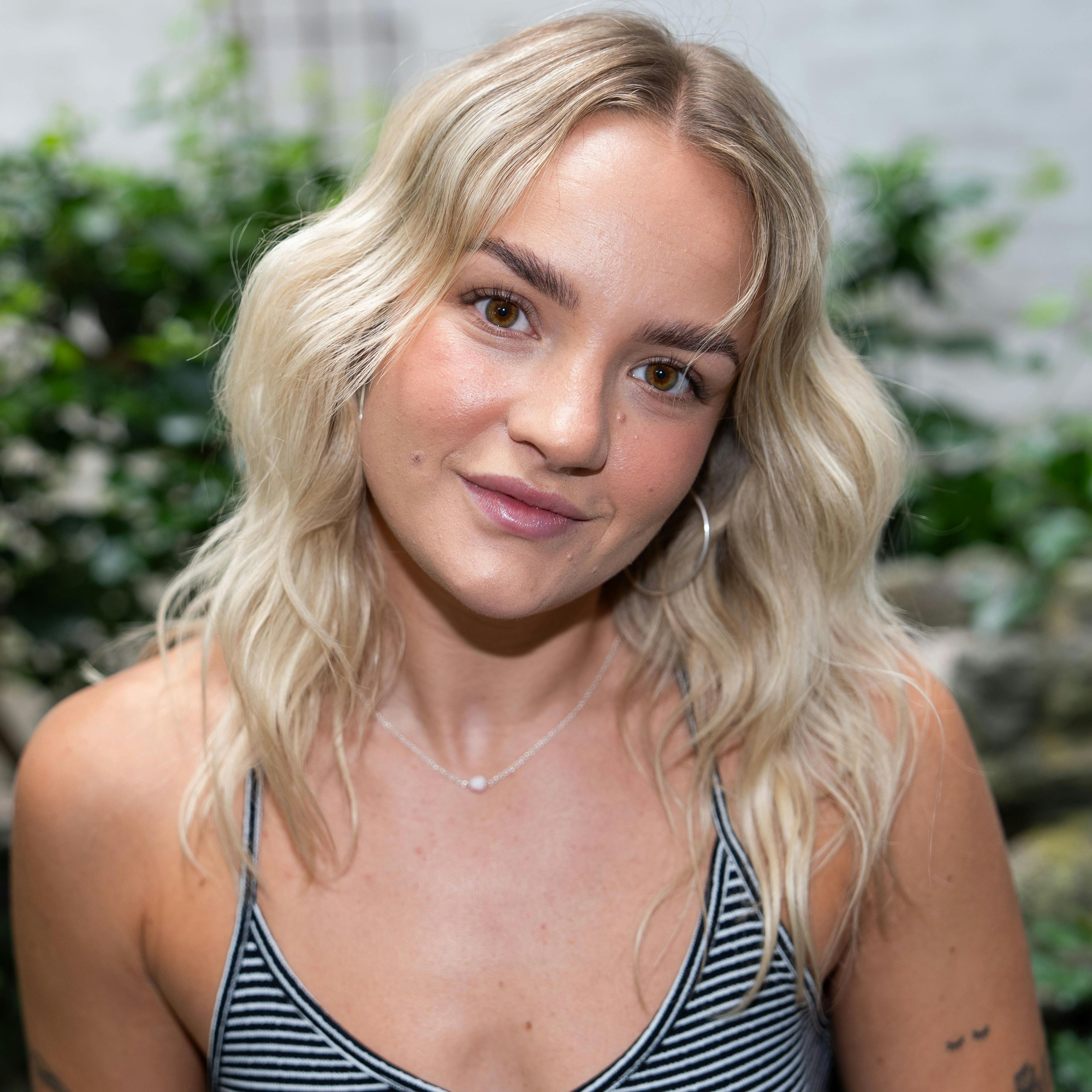 Nadja Hansen er uheldig på "Paradise Hotel".