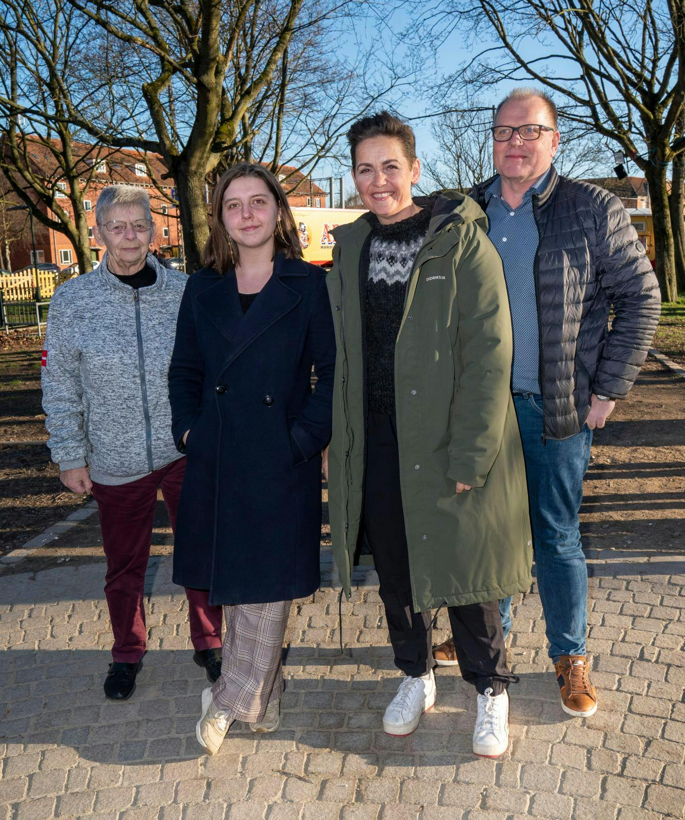 Familien betyder alt for Pia Olsen Dyhr – her med sin mor, datteren Laura og ægtemanden Villy Dyhr.