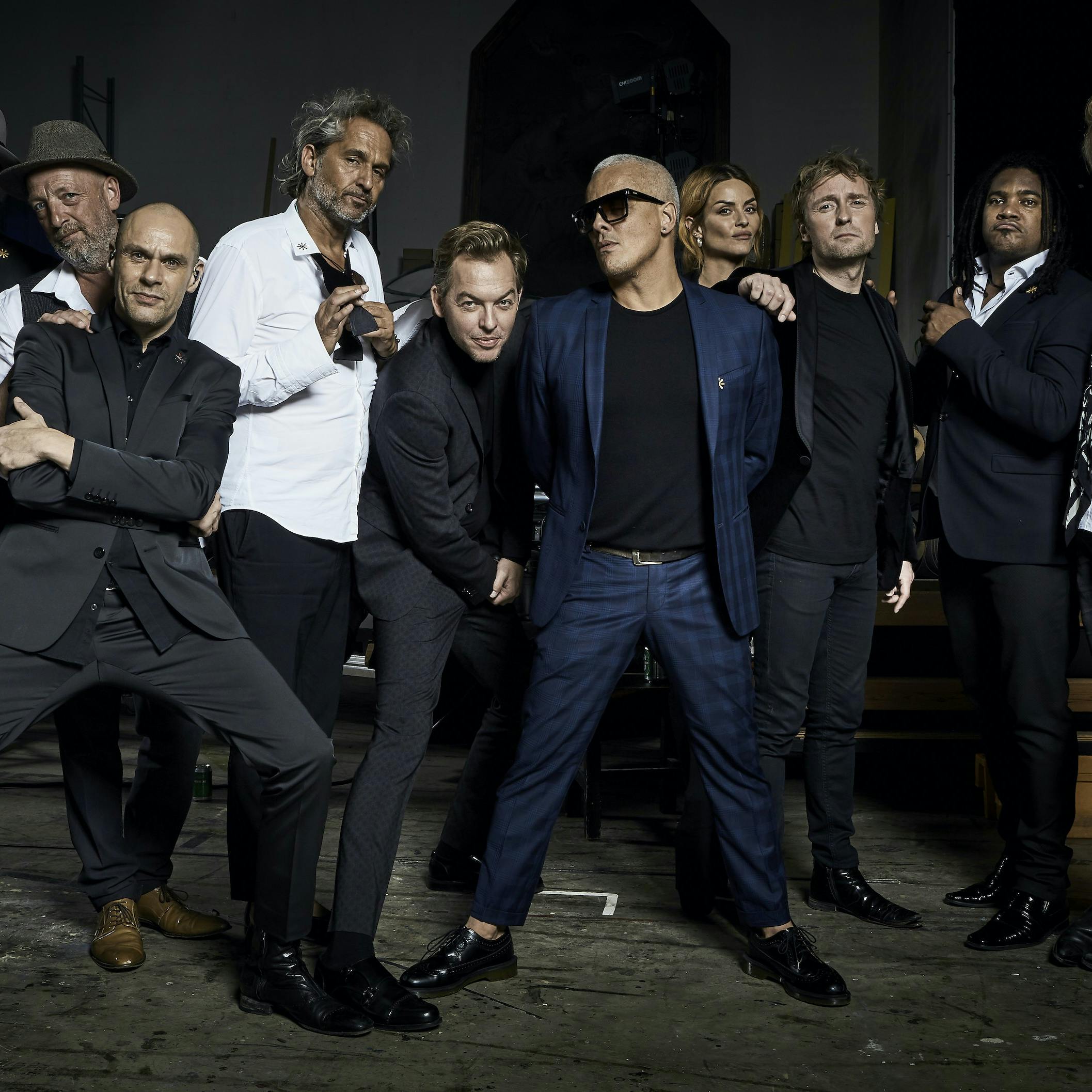 Bandmedlemmer i The Antonelli Orchestra er tavse.