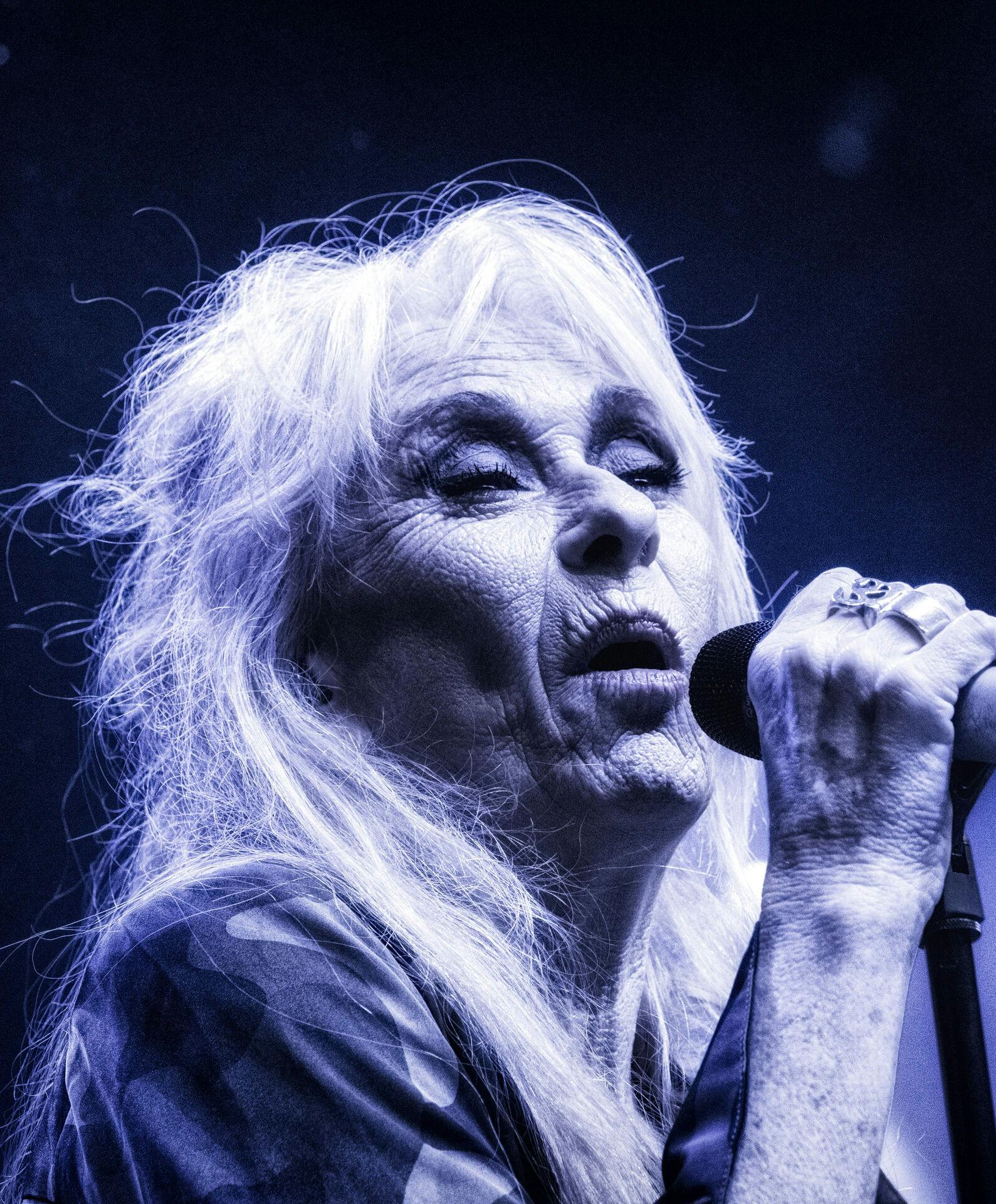 Sanne Salomonsen er en af adskillige danske artister, der har cuttet Antonsen fra.