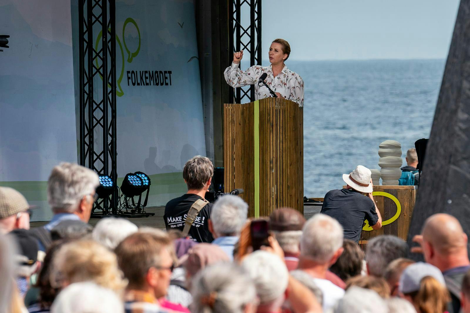 Sådan så det ud sidste år, da Mette Frederiksen var på Folkemødet. Hendes deltagelse bliver dog markant begrænset i år, efter det voldsomme overfald i sidste uge.