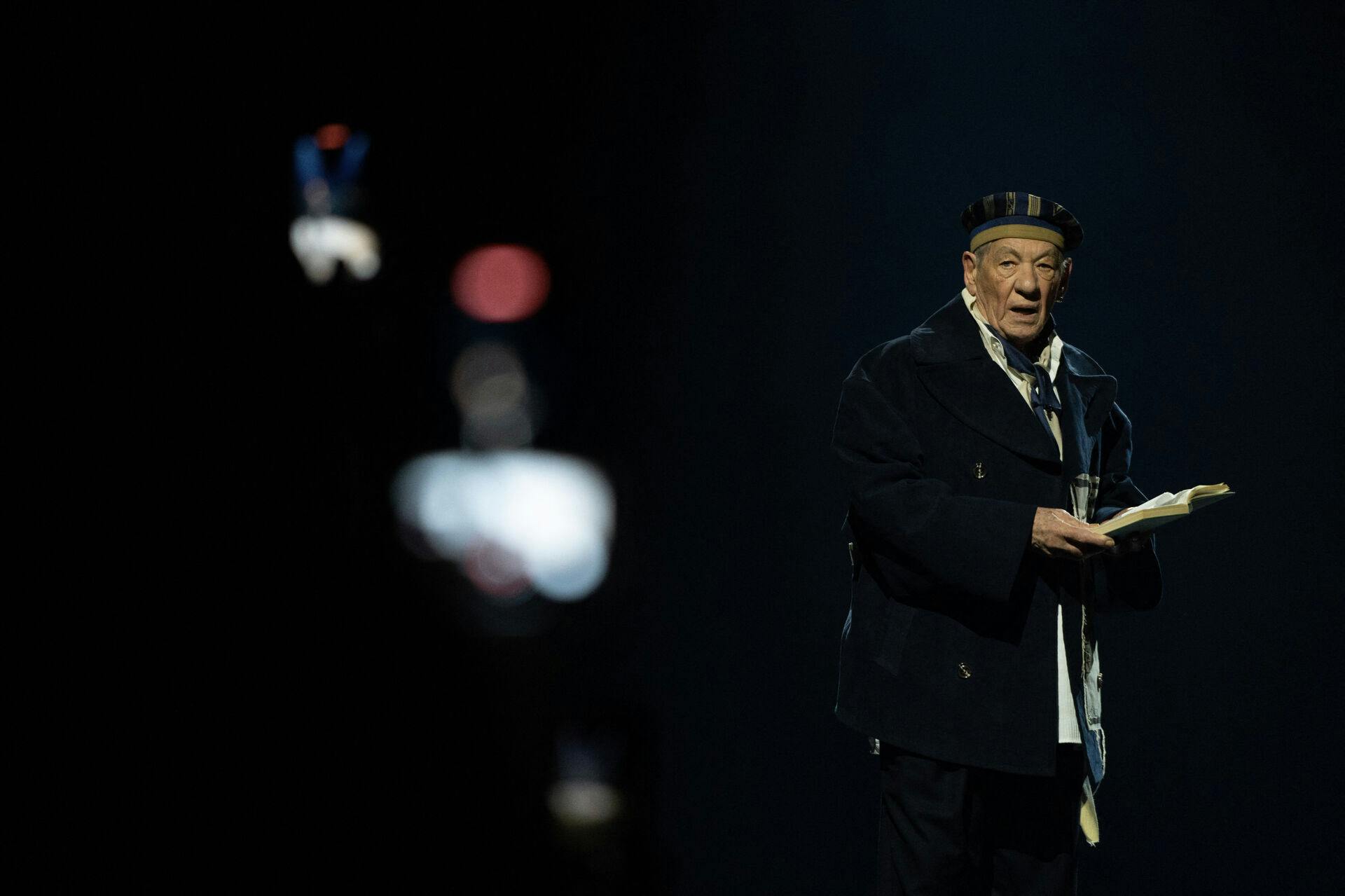Den britiske Ian McKellen er kendt for en perlerække af film, men har også en lang karriere ved teateret bag sig.