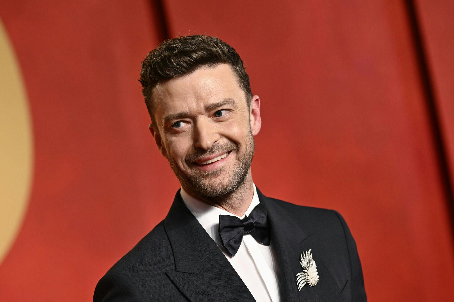 Justin Timberlake er for kort tid siden blevet løsladt, efter han mandag blev anholdt for spirituskørsel i New York. Han ankom iført håndjern.