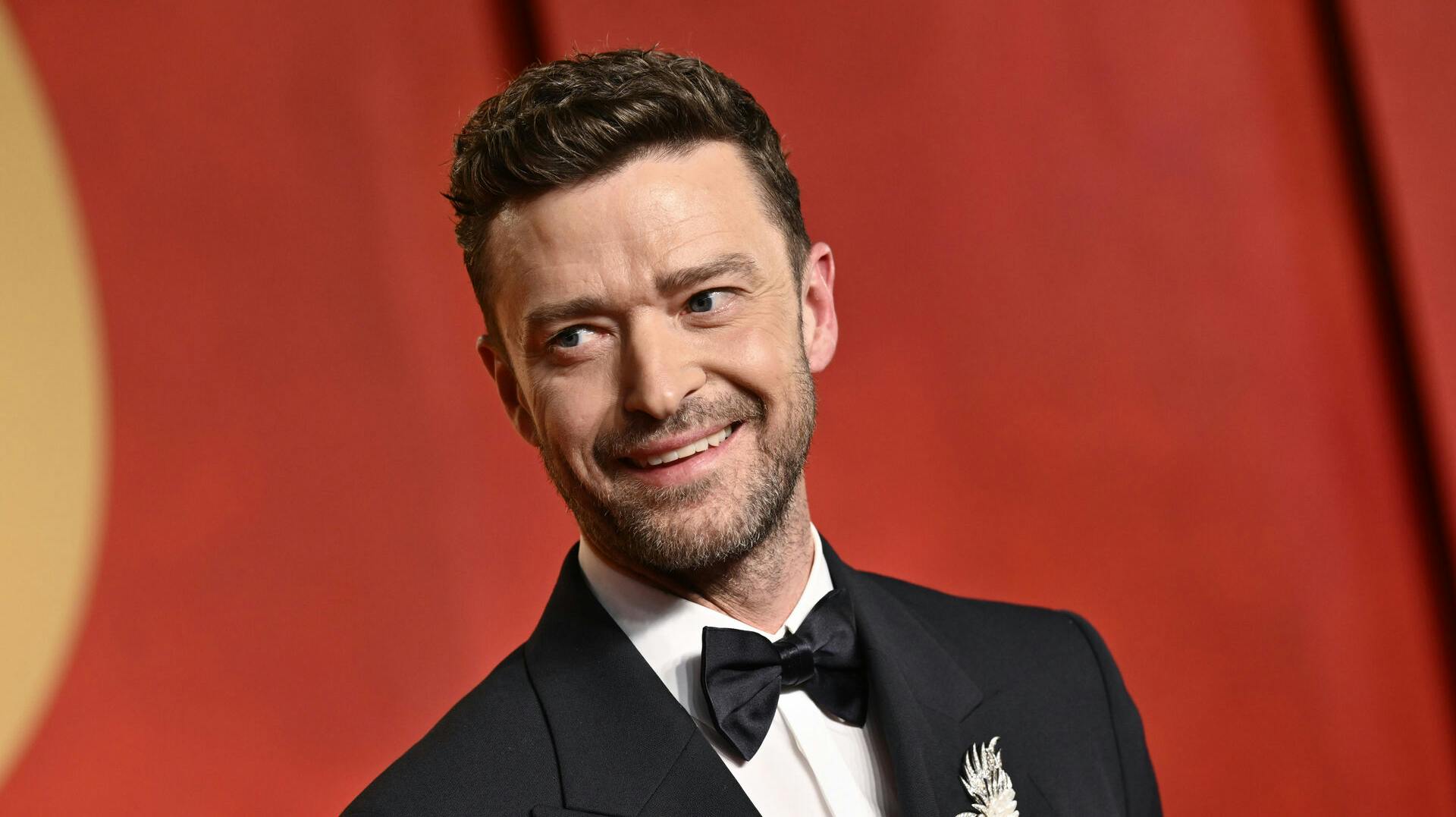 Justin Timberlake er for kort tid siden blevet løsladt, efter han mandag blev anholdt for spirituskørsel i New York. Han ankom iført håndjern.