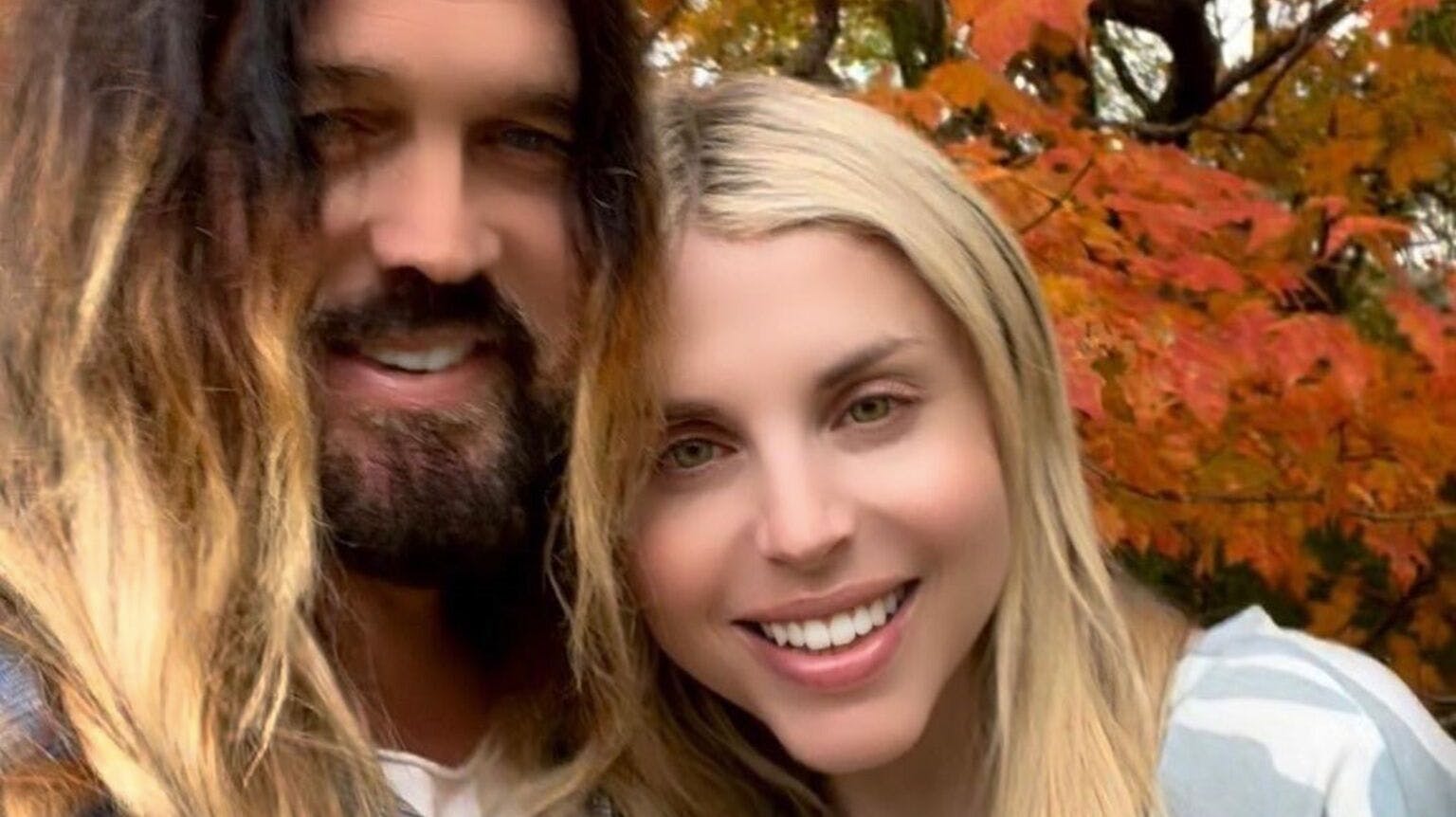21-10-2022 Billy Ray Cyrus seemingly Gets engaged to singer Firerose after showing off her diamond ring Pictured: Billy Ray Cyrus, Rose Hughes PLANET PHOTOS www.planetphotos.co.uk info@planetphotos.co.uk +44 (0) 1959 532 227