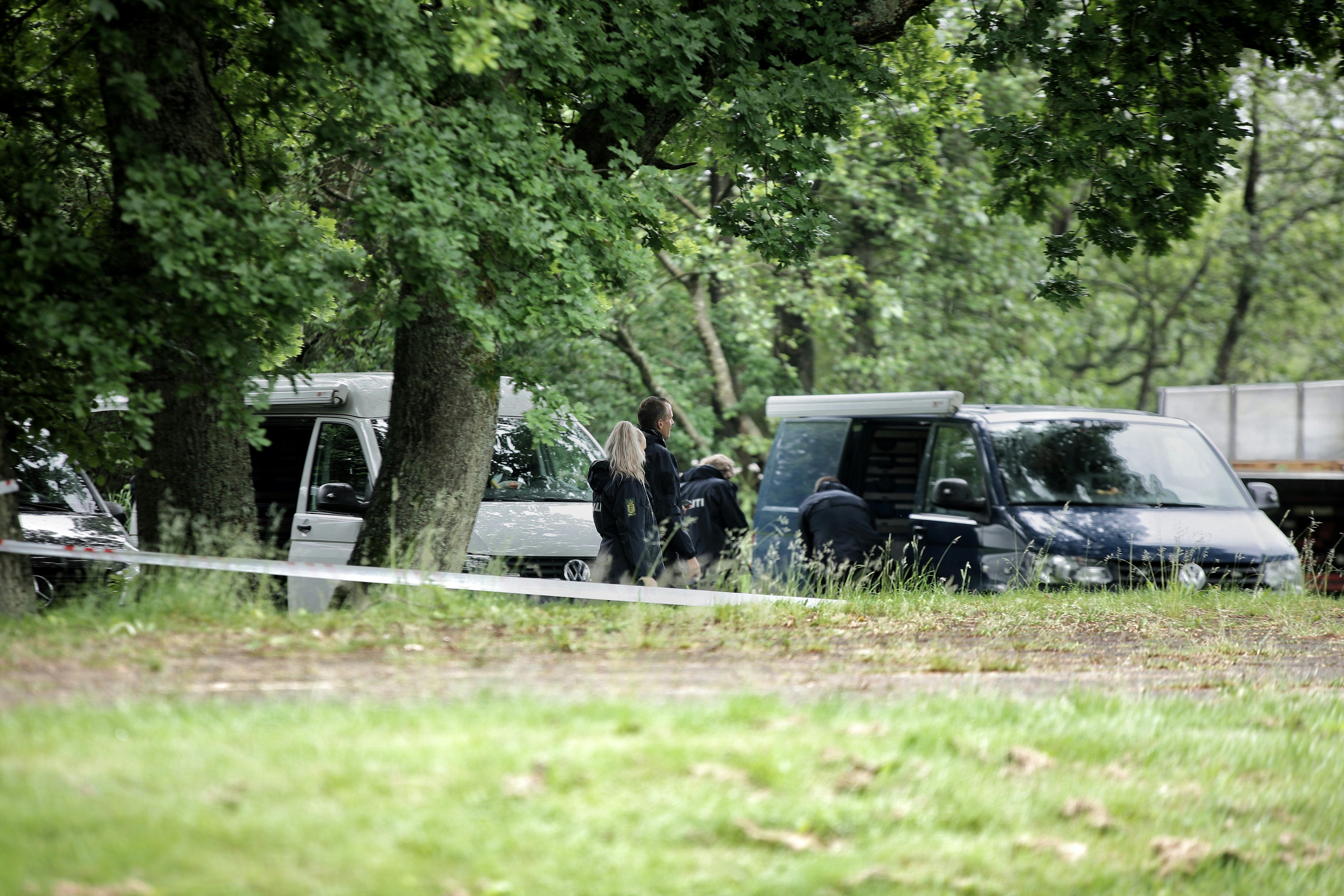 Politiet var massivt til stede tilbage i slutningen af maj, efter de fik en melding om, at der var blevet fundet en død person i åen.