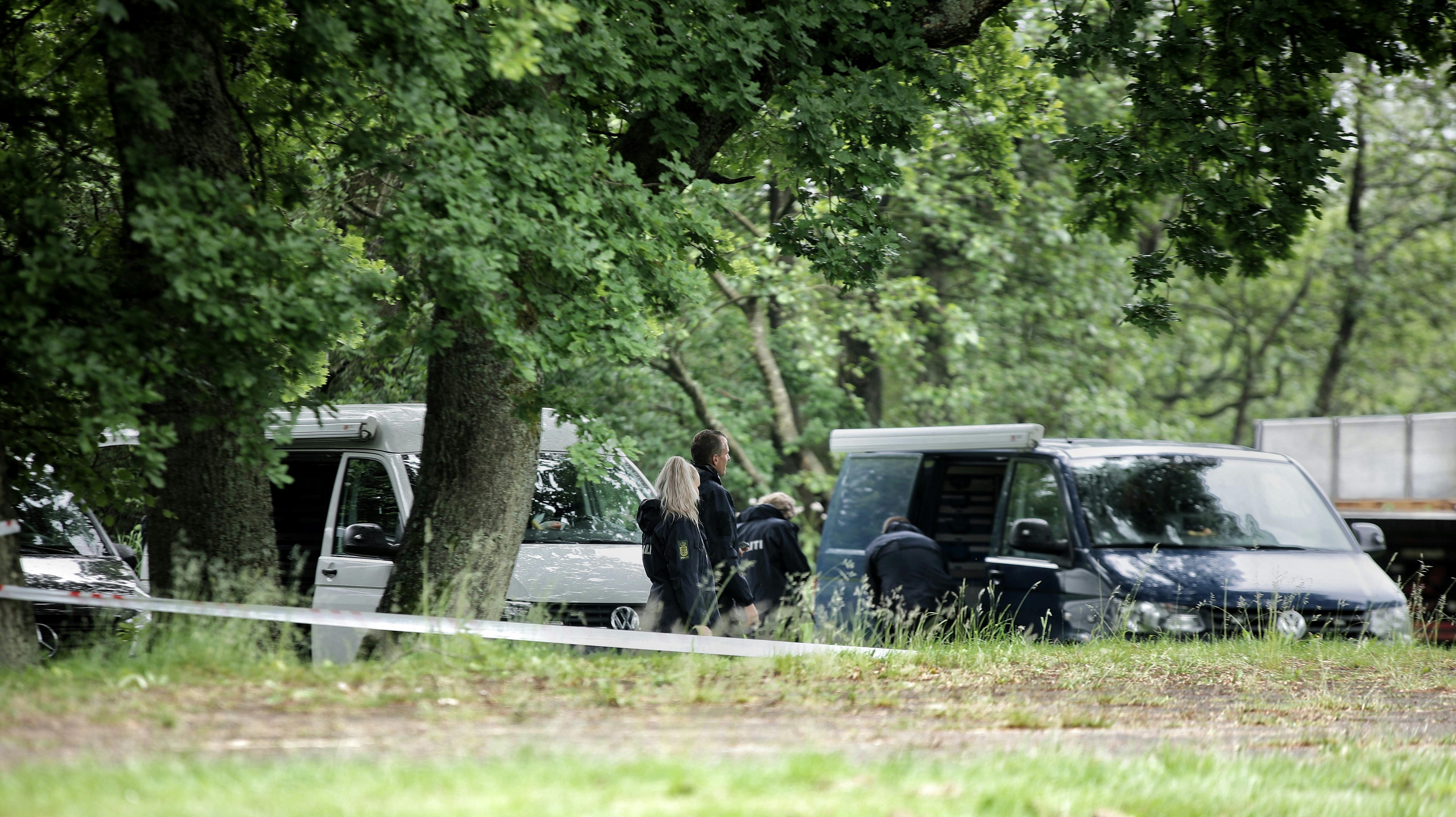 Politiet var massivt til stede tilbage i slutningen af maj, efter de fik en melding om, at der var blevet fundet en død person i åen.