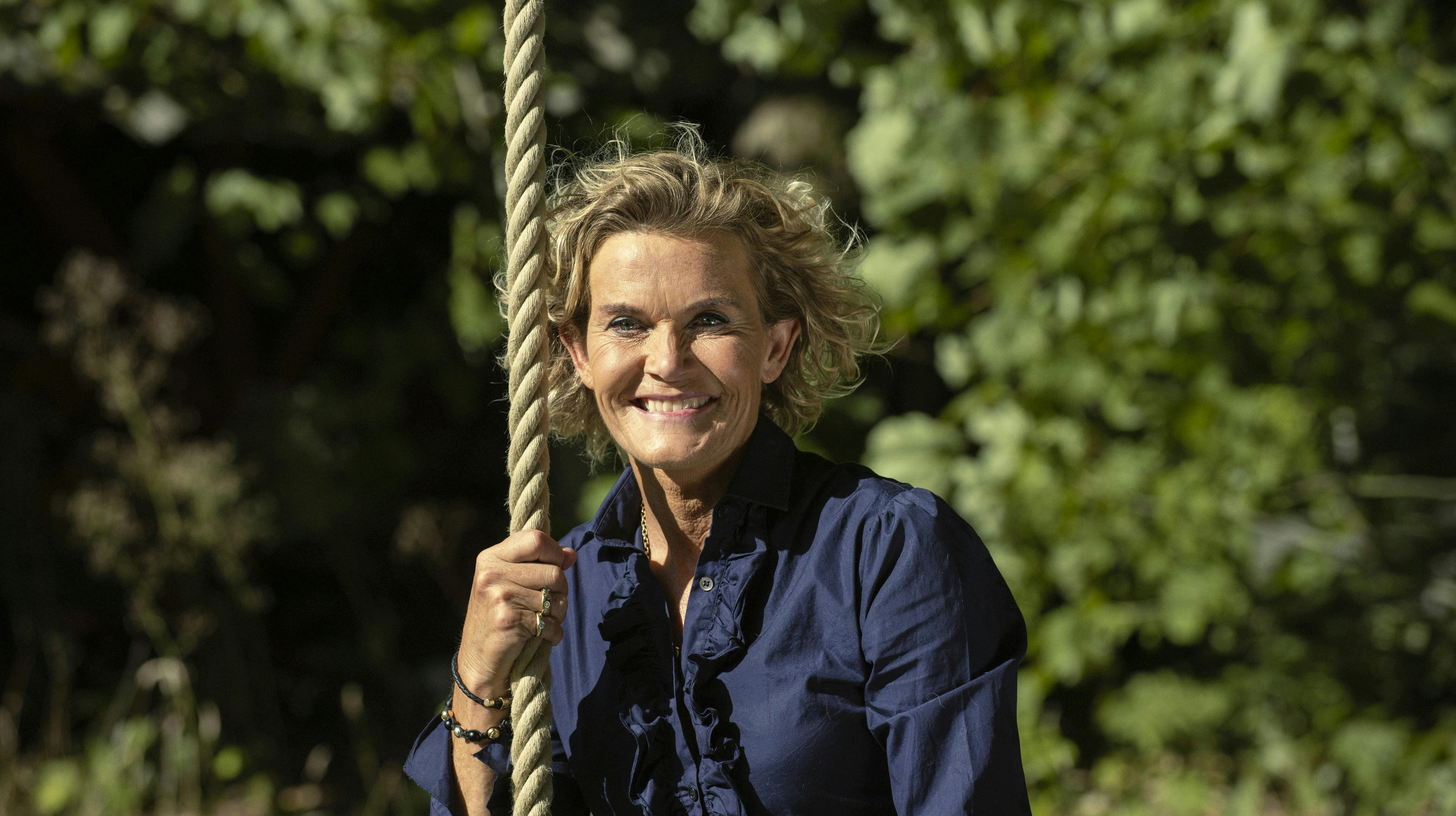 Charlotte Bøving, 57, røg en tur på traumecenteret på Sydvestjysk Sygehus.- Jeg havde også slået nakken og brystkassen. Og har også fået mig en lungebetændelse efterfølgende, fortæller den hårdt ramte tv-læge oven på sit cykelstyrt, hvor hun