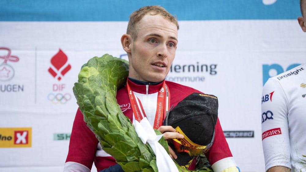Mattias Skjelmose havde ikke lyst til den store fejring på podiet, efter at han blev udråbt som vinder.
