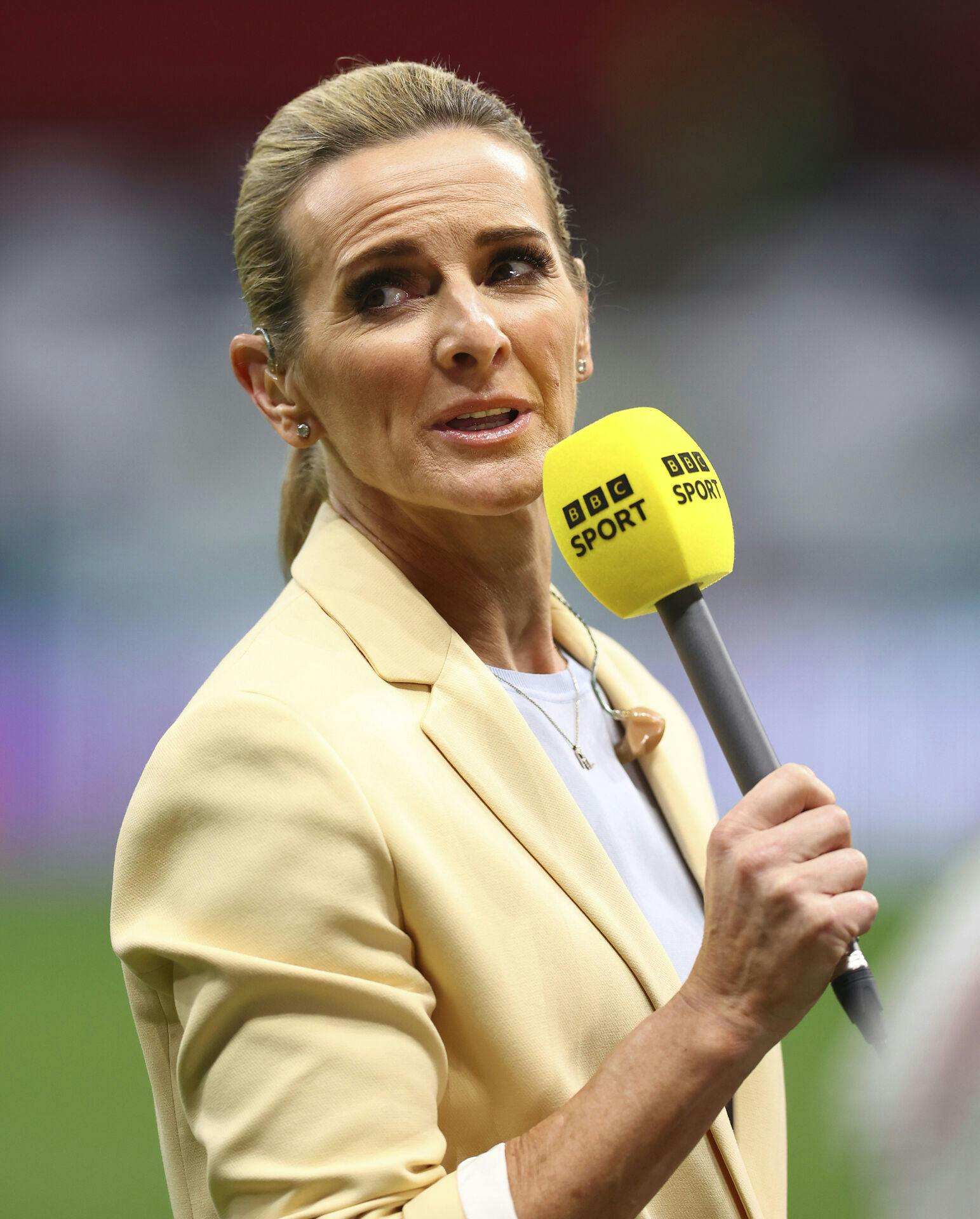 Gabby Logan måtte undskylde på vegne af BBC i kampens nedtakt.&nbsp;