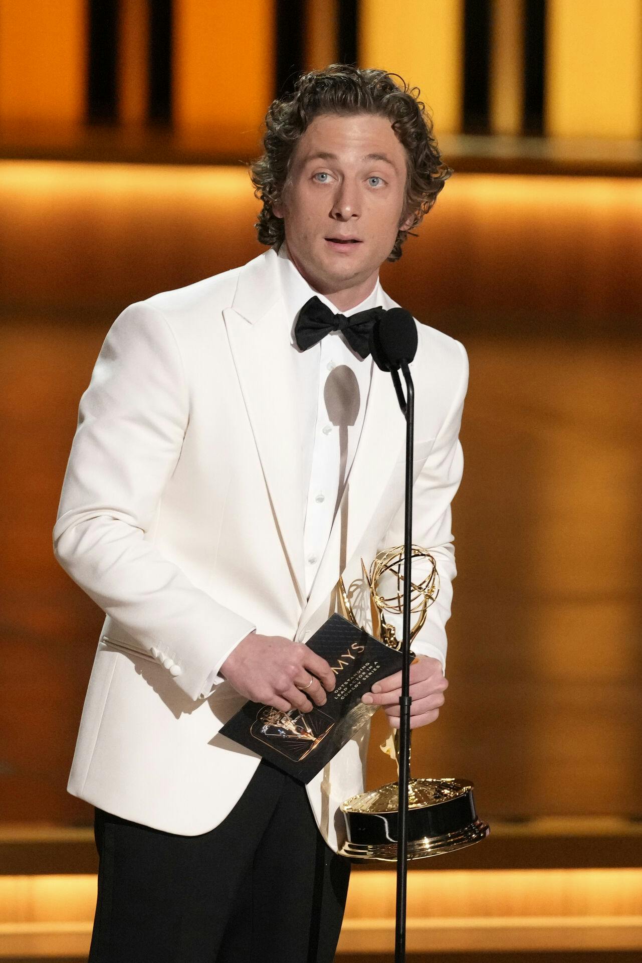 Jeremy Allen White vandt prisen for årets mandlige skuespiller for "The Bear" til dette års Emmy-uddeling.