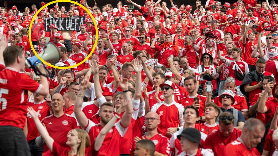 Dette banner har kostet DBU en bøde på 75.000 kroner.