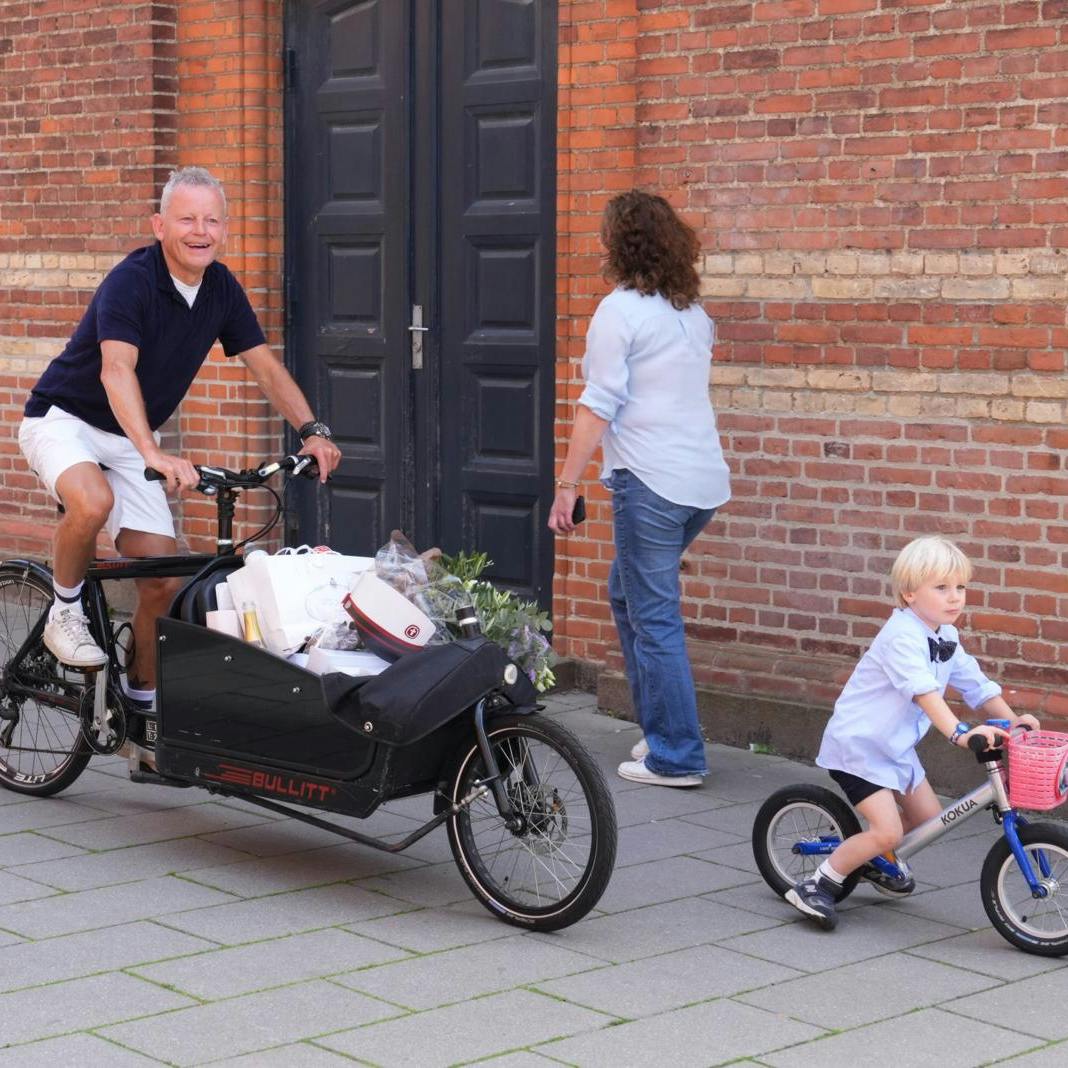 Bubber fejrer, at papsønnen Valdemar, 19, bliver student 24. juni 2024 på Ordrup Gymnasium
