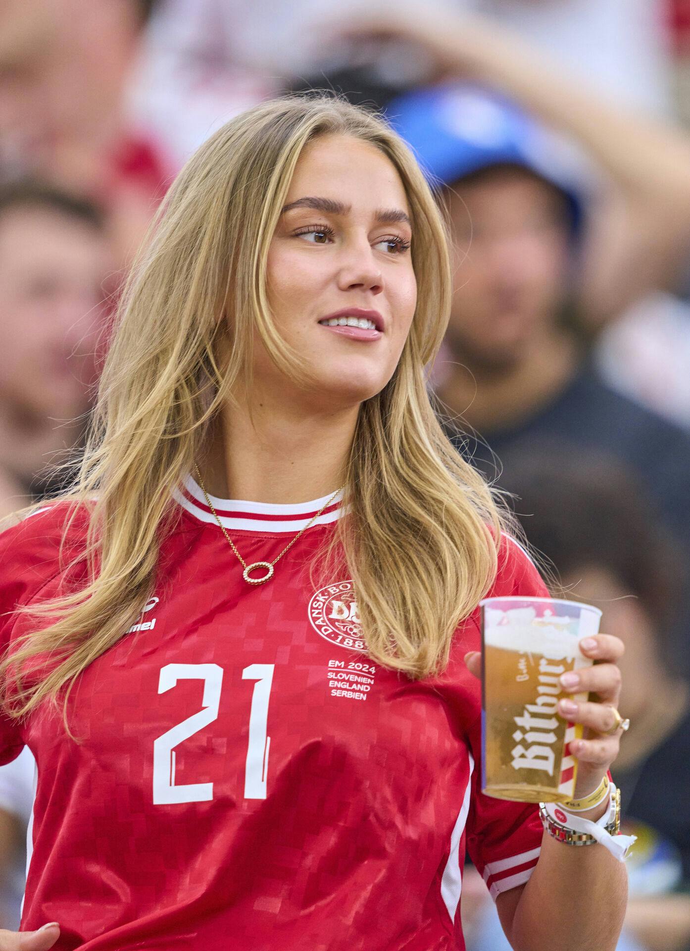 Emilie Sofie Nissen hepper uden tvivl på sin Hjulmand - og selvfølgelig resten af landsholdet.