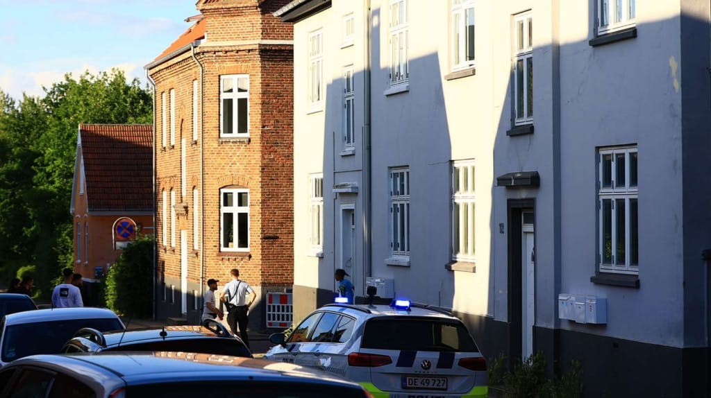 Barnet faldt ud af vinduet her på Dyrehovedgaards Allé i Korsør.