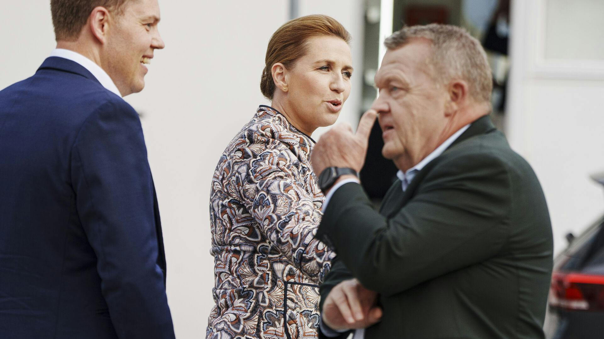 Her ses Jesper Vestergren i selskabet med Mette Frederiksen og Lars Løkke Rasmussen. Nu er han fortid i jobbet.