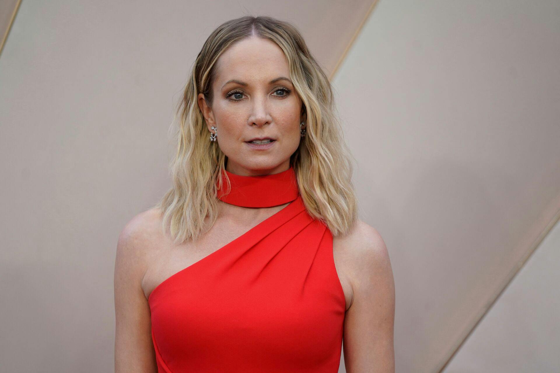 Den britiske skuespiller Joanne Froggatt venter sit første barn.