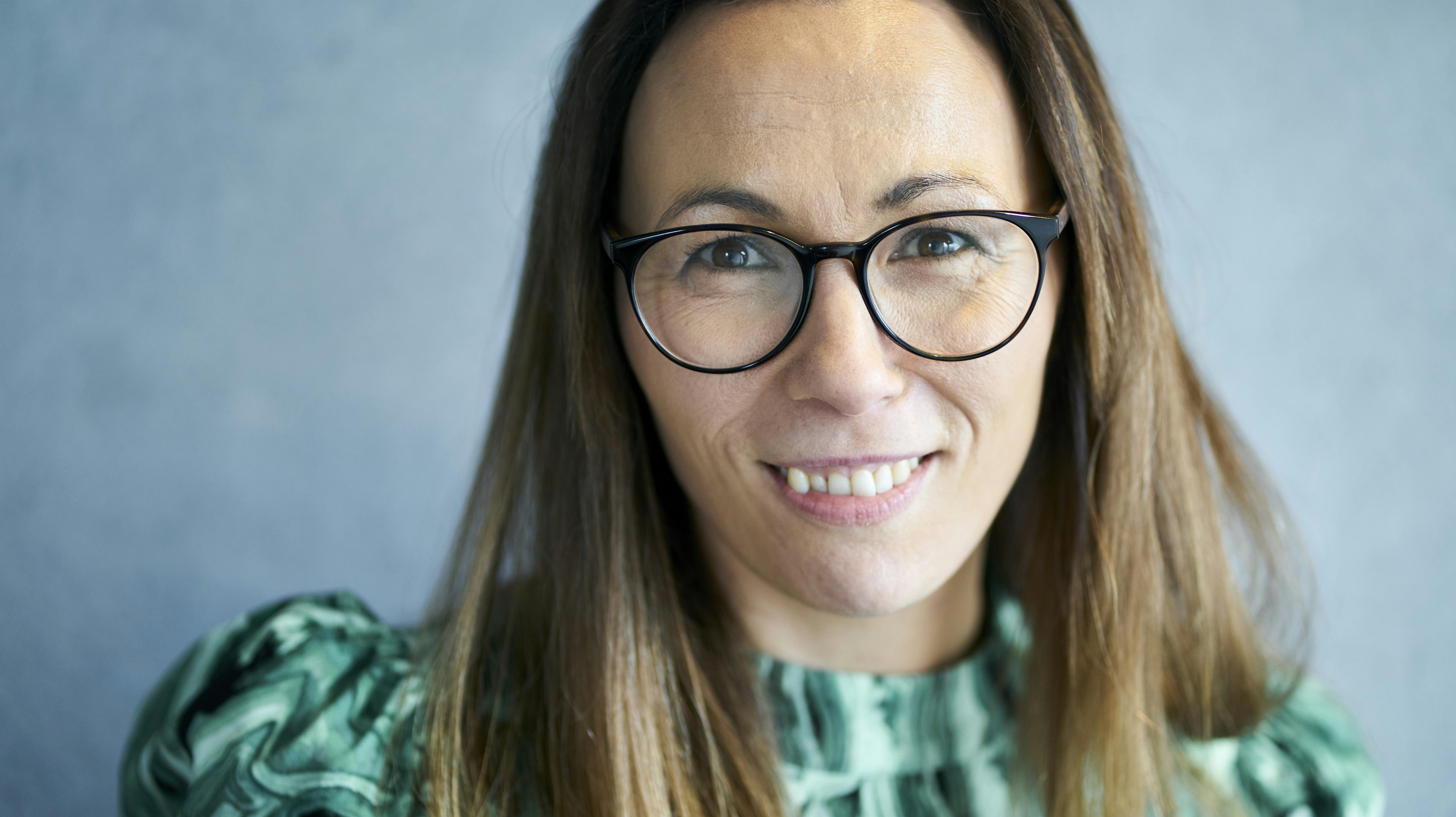 Mette Cornelius arbejder til daglig som vært på Warner Brothers Discovery. 