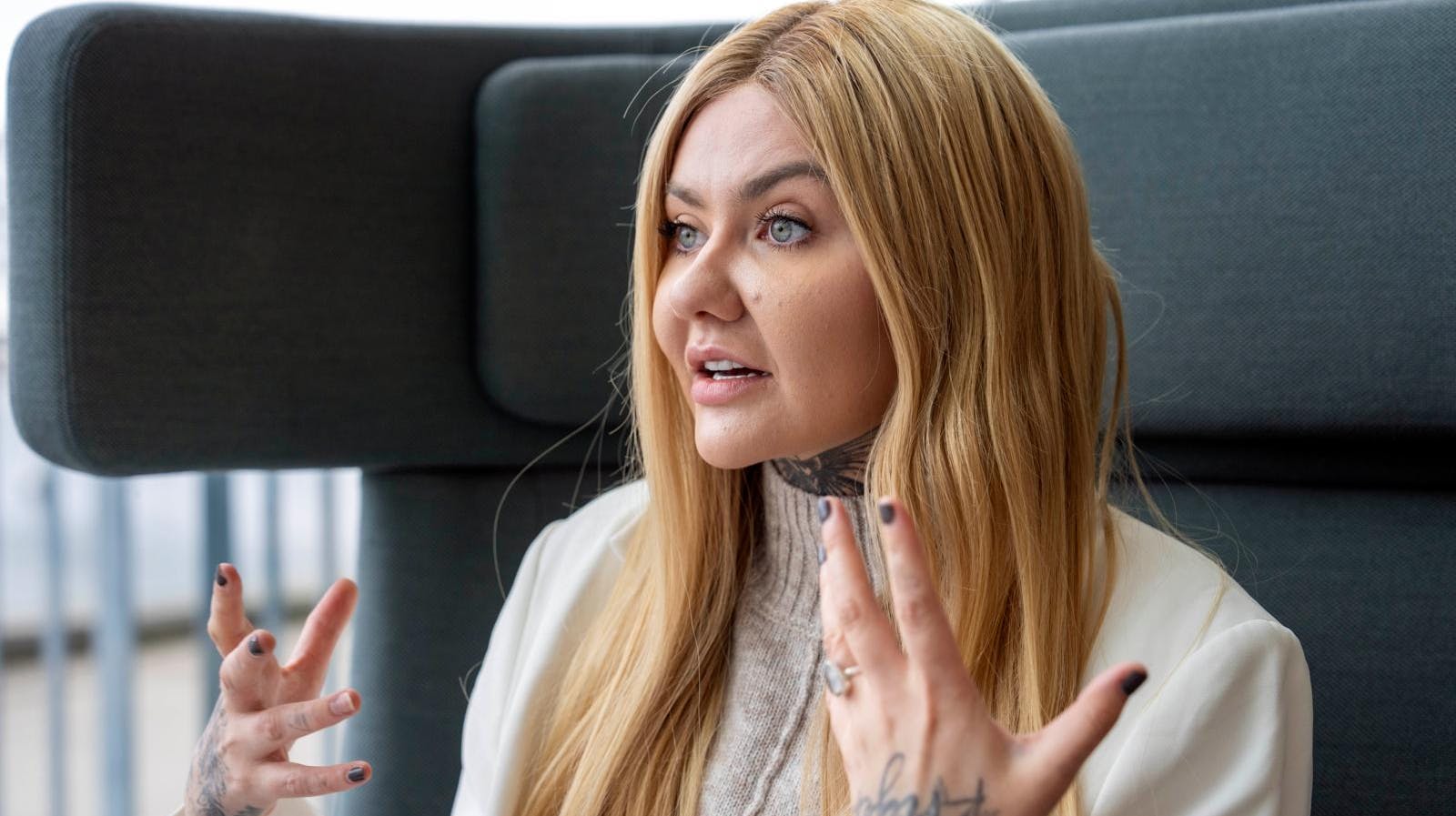 Fie Laursen er bestemt ikke glad for sin brors kommende bog.