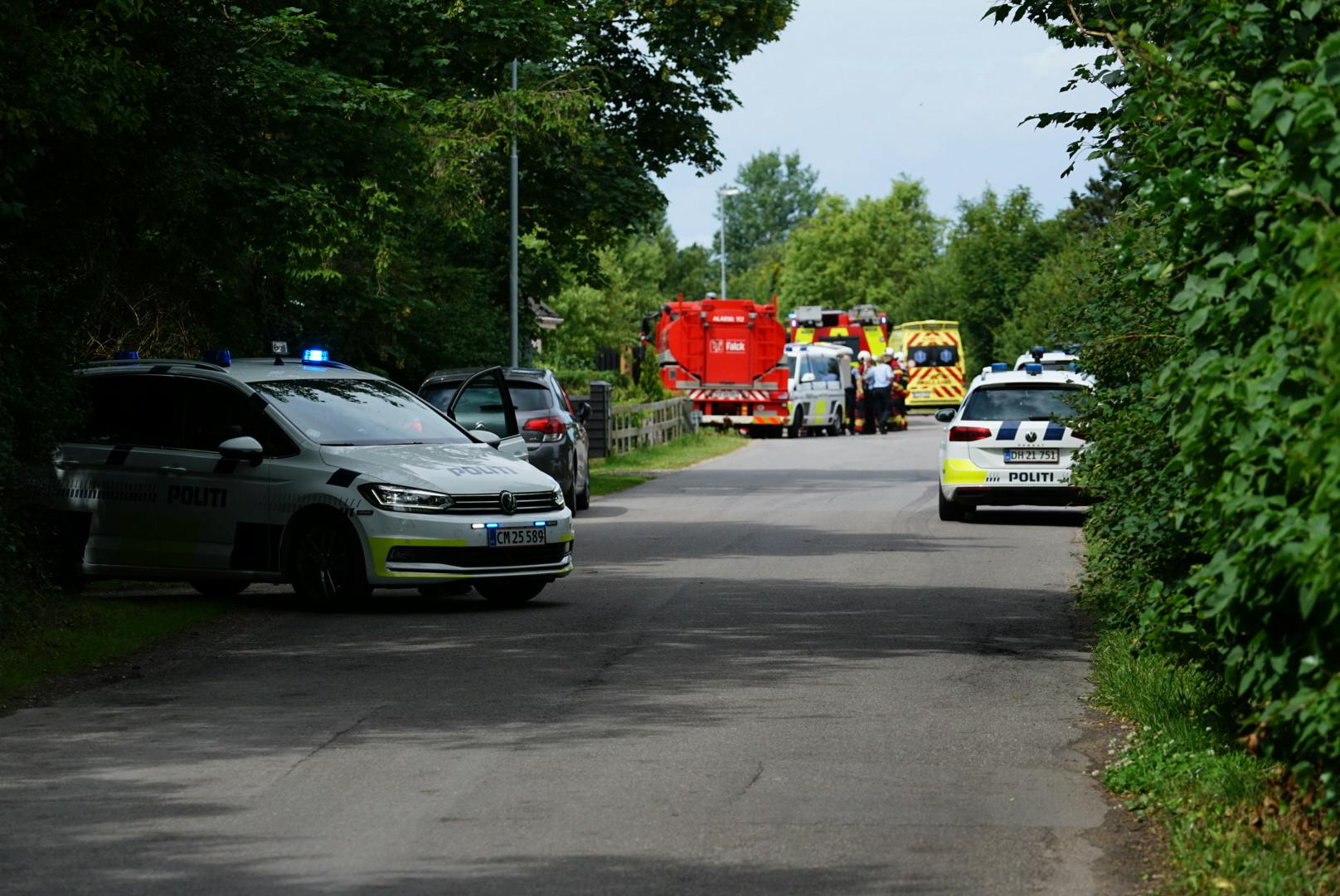 Politiet er lige nu til stede på Broholmvej i Korsør, hvor de undersøger en mulig eksplosion.