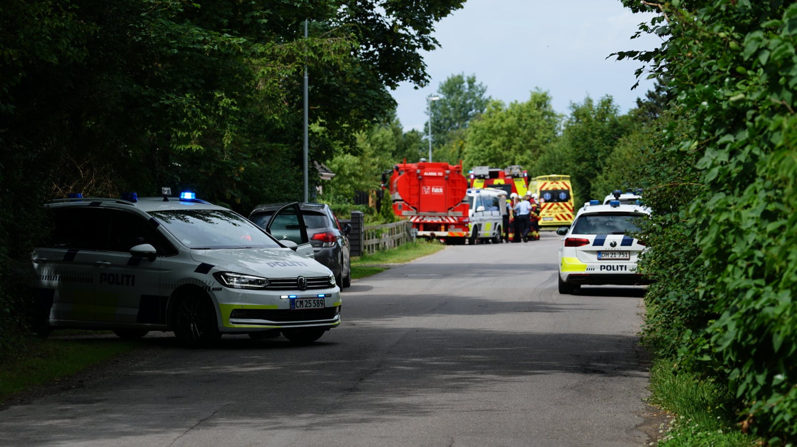 Politiet er lige nu til stede på Broholmvej i Korsør, hvor de undersøger en mulig eksplosion.