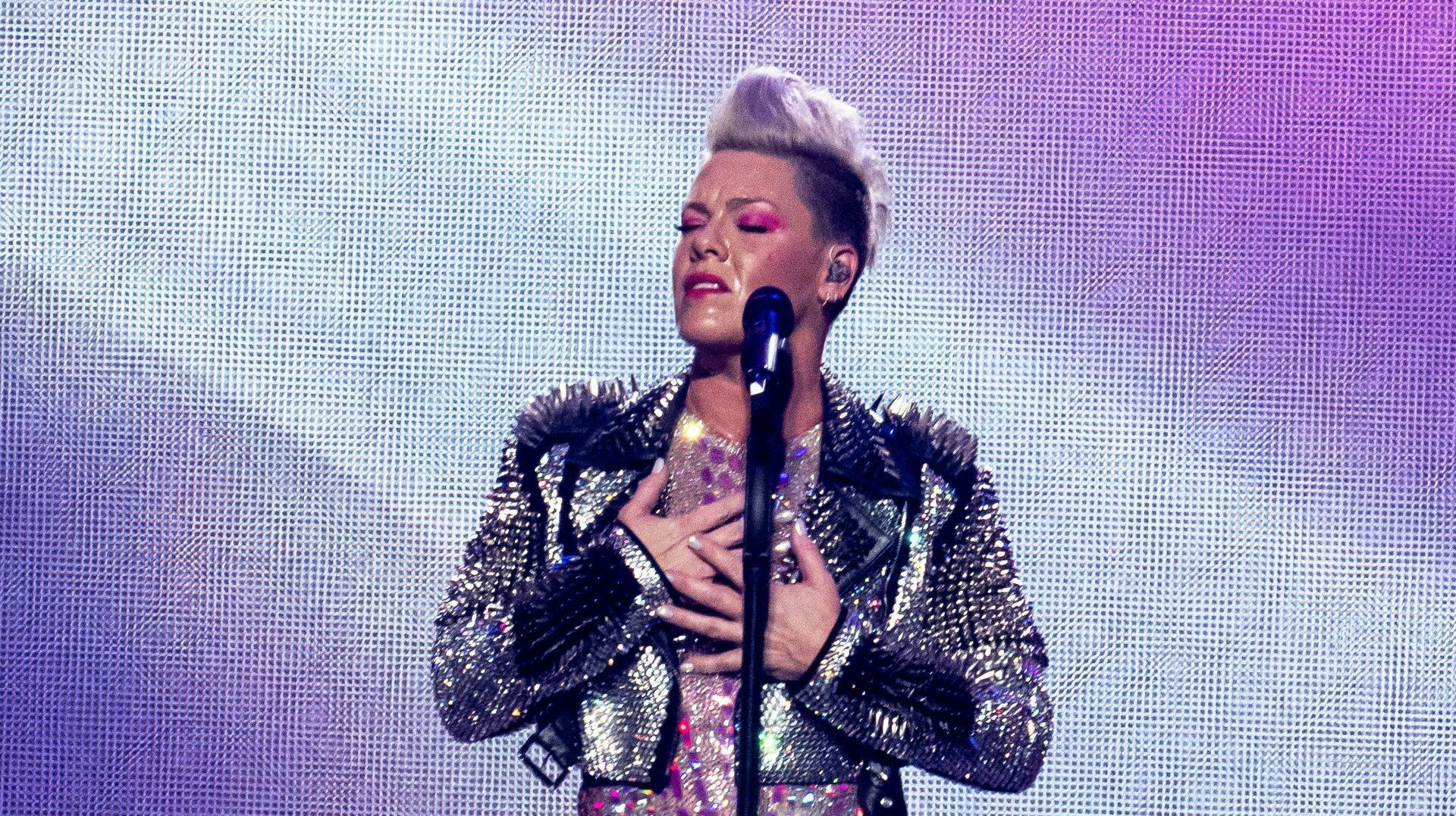 Pink har aflyst sin koncert onsdag grundet en læge-konsultation.