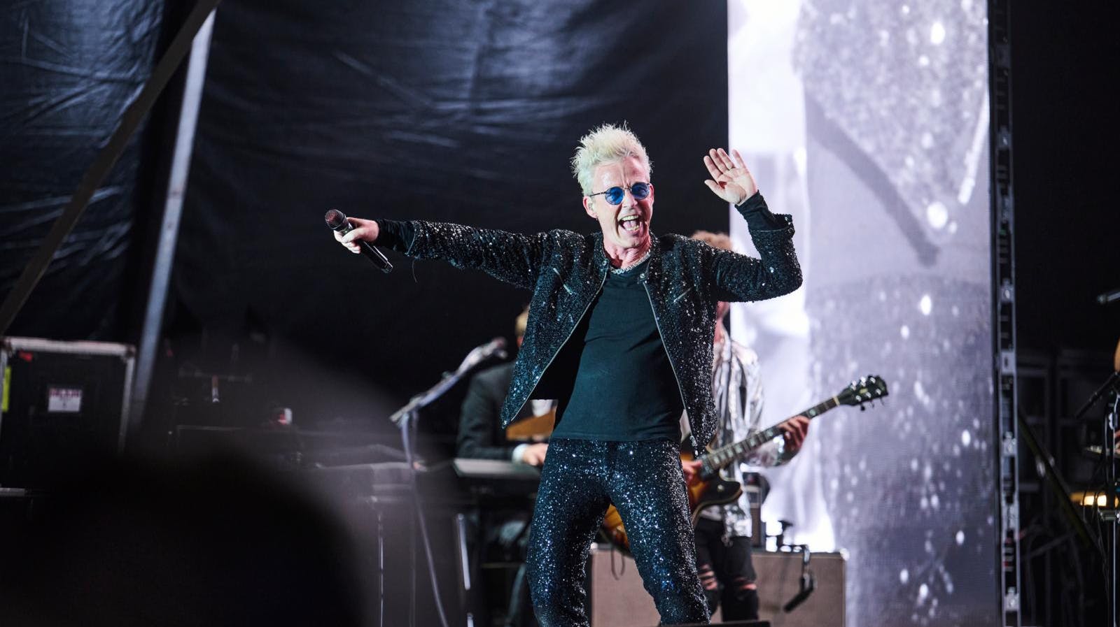 Det er ikke alene på scenen, at Thomas Helmig hiver millionerne ind - han er også rigtig god til at tjene penge på værdipapirer.