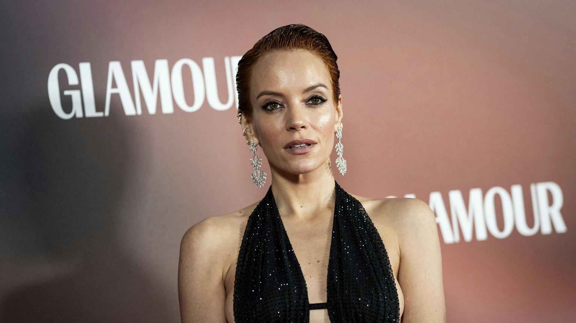 Sangerinden Lily Allen tjener nu også penge på andet end sin musik.