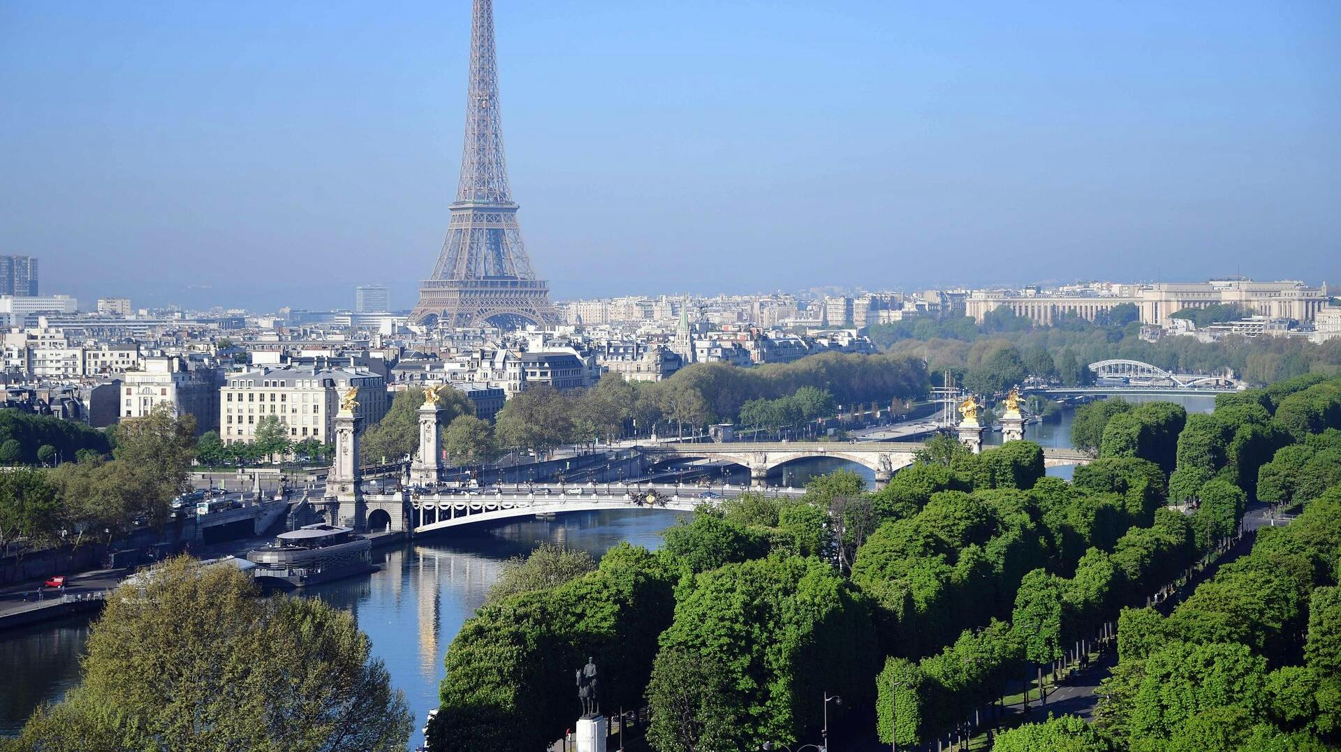 Kaos kan ramme lufthavnene ved Paris, hvis medarbejderne får deres ønske om strejke opfyldt.