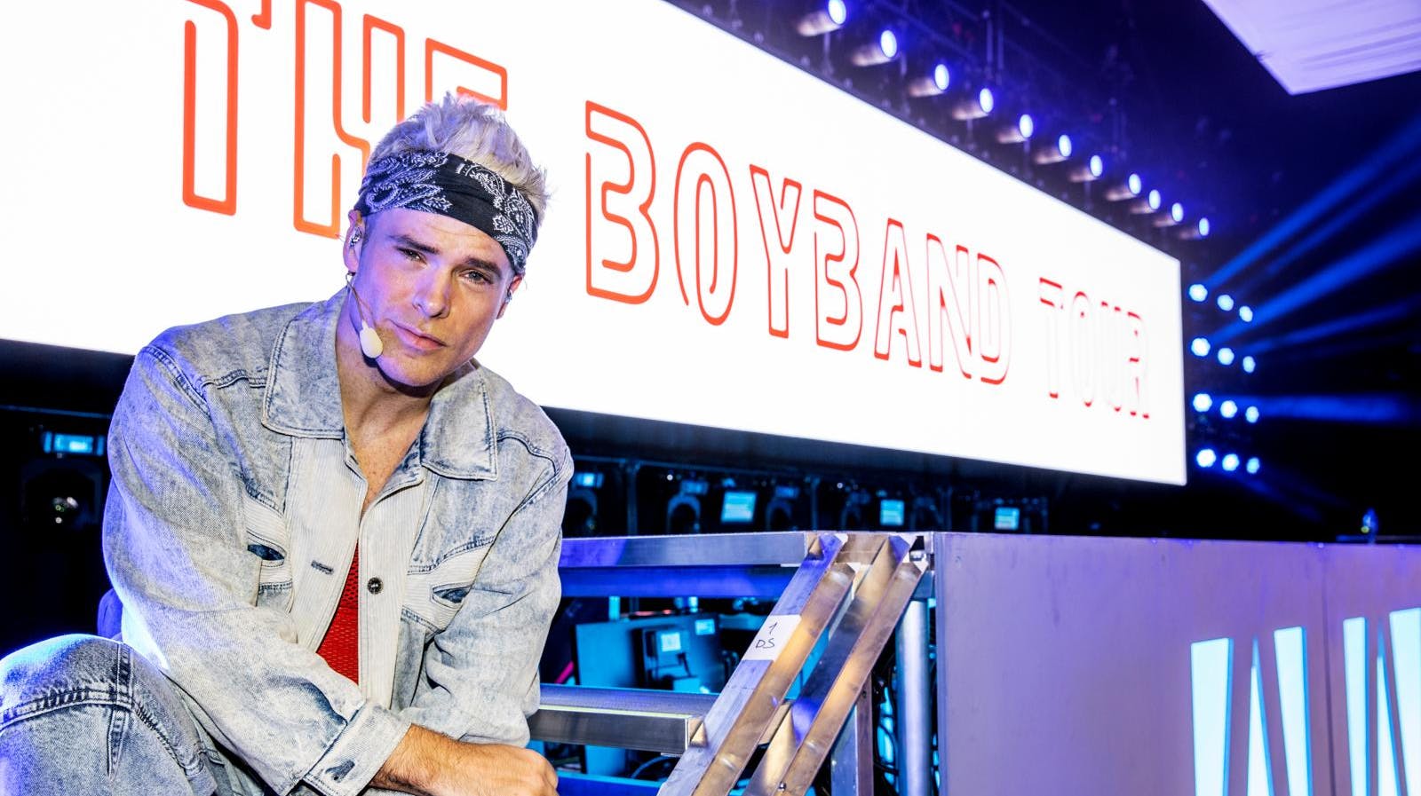 Hullet er blevet endnu større i firmaet bag blandt andet forestillinger som "The Boyband Tour". Firmaet ejes 100 procent af Silas Holst.