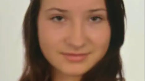 Den 14-årige pige blev fredag aften fundet død i sit hjem.