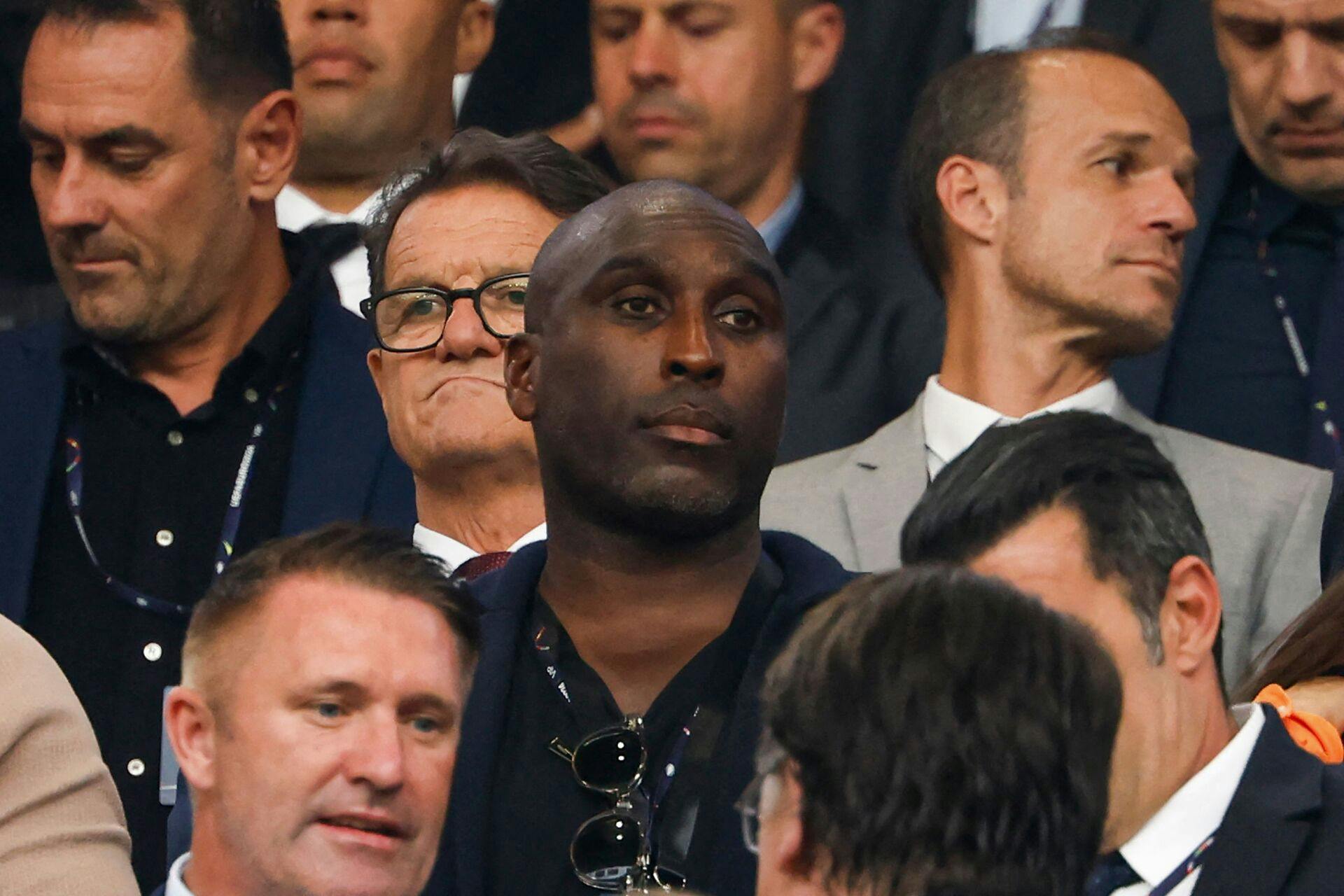 Sol Campbell har fået pladsen lige foran Fabio Capello.