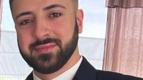 Politiet har sat en massiv menneskejagt i gang for at finde den 26-årige Kyle Clifford.