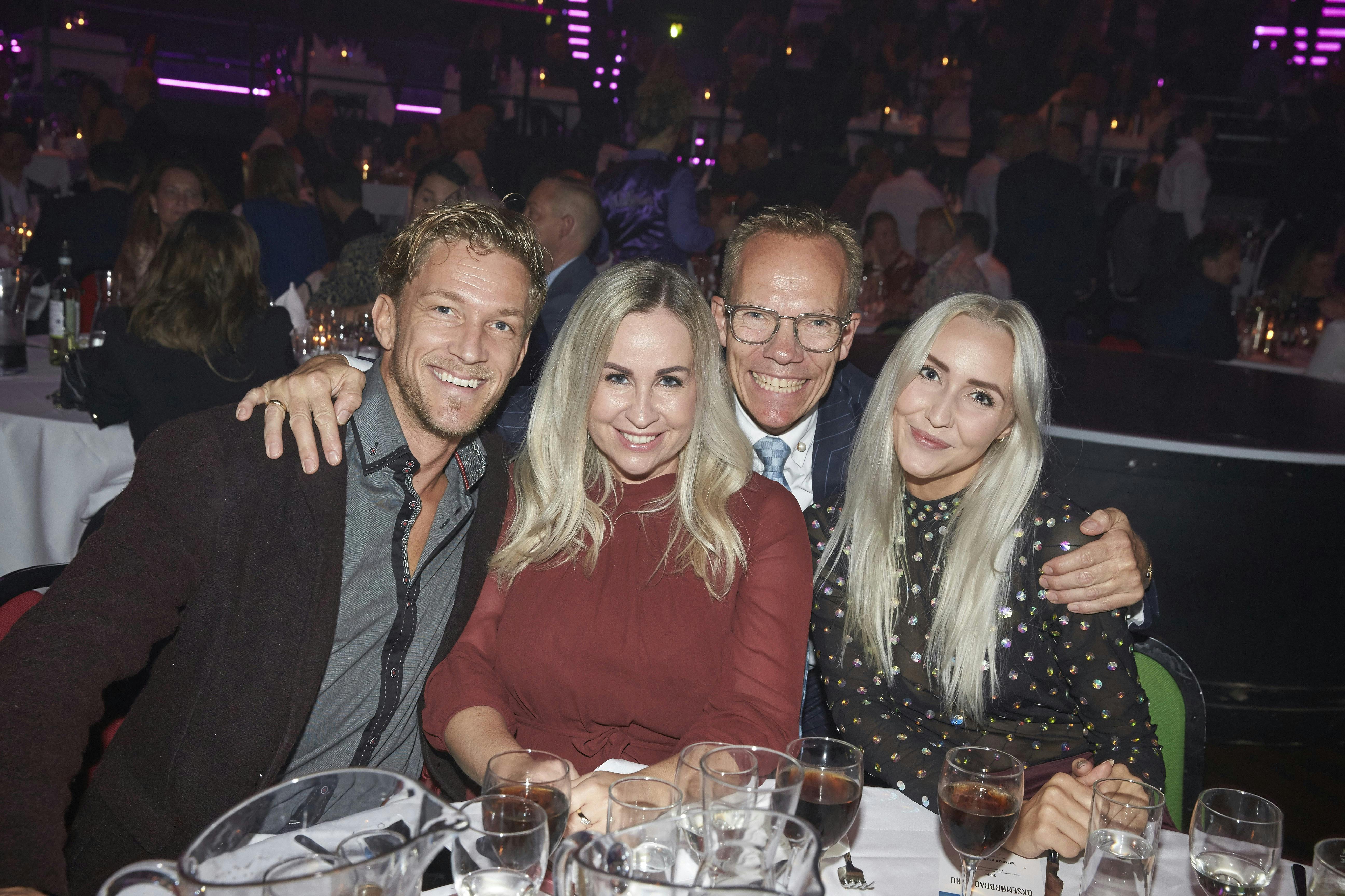 På billedet ses Michael Olesen sammen med Joan Divine, Jens Werner og Mille Funk.