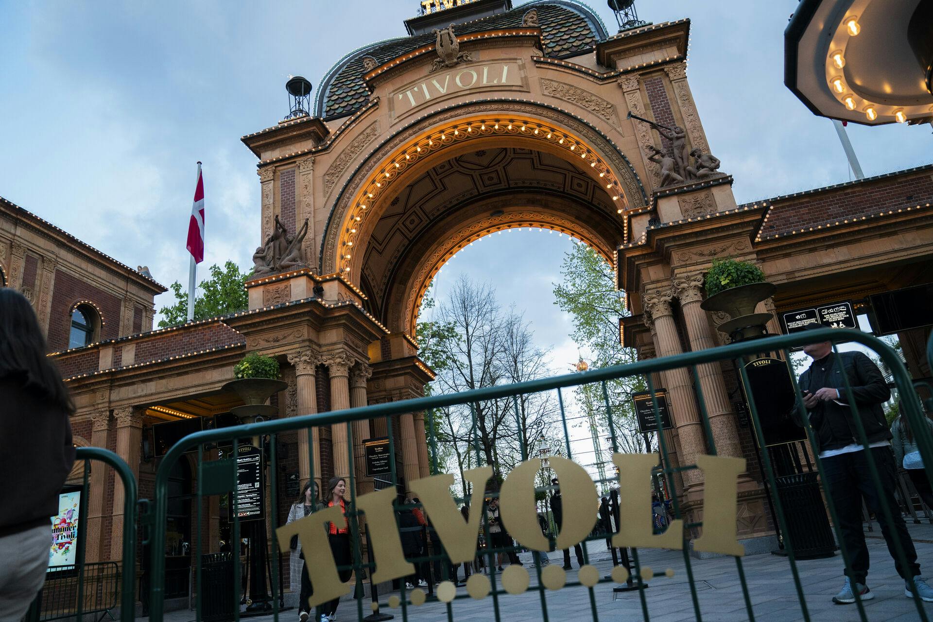 Tivoli er med længder den mest besøgte danske attraktion.
