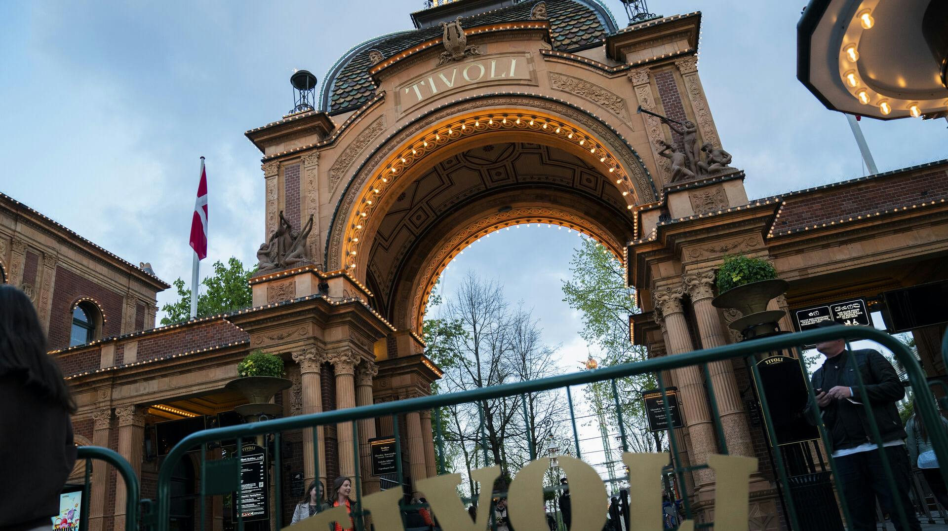 Tivoli er med længder den mest besøgte danske attraktion.