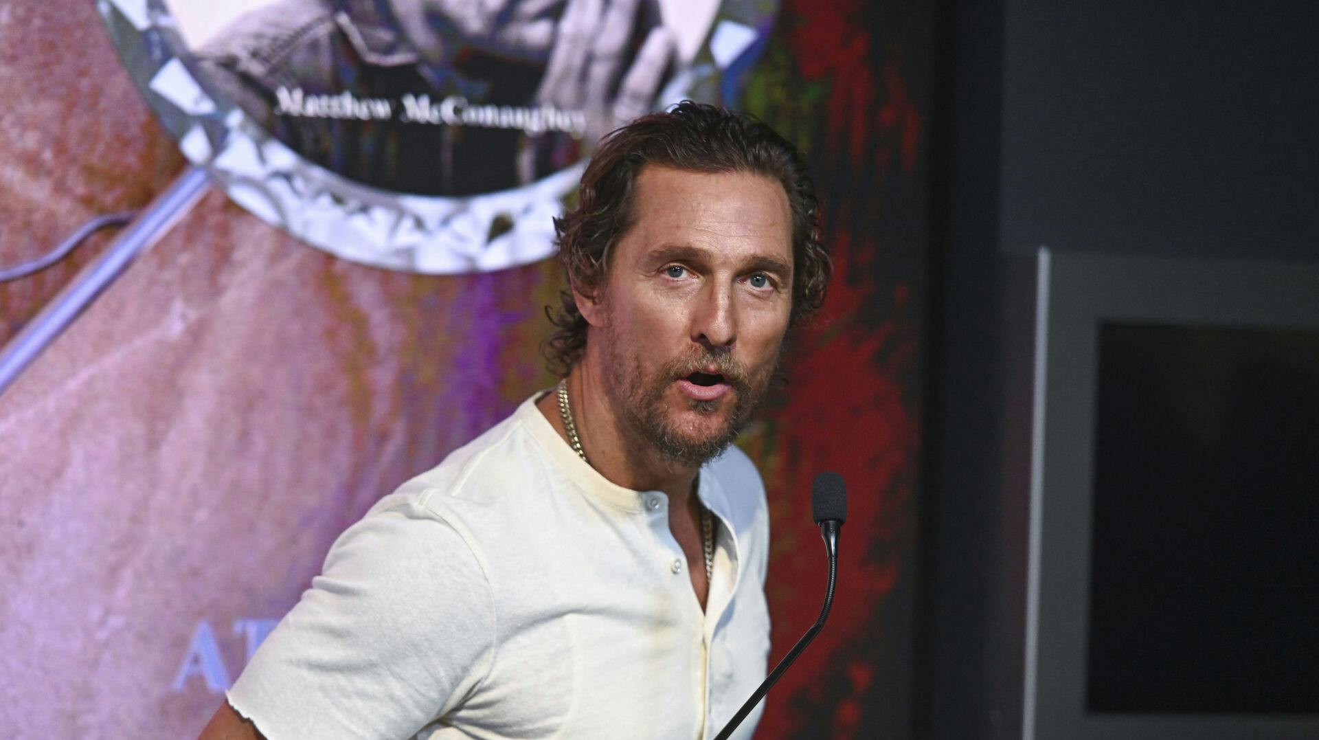 Photo by: NDZ/STAR MAX/IPx 2023 9/12/23 Matthew McConaughey visits the Empire State Building on September 12, 2023 in New York City.