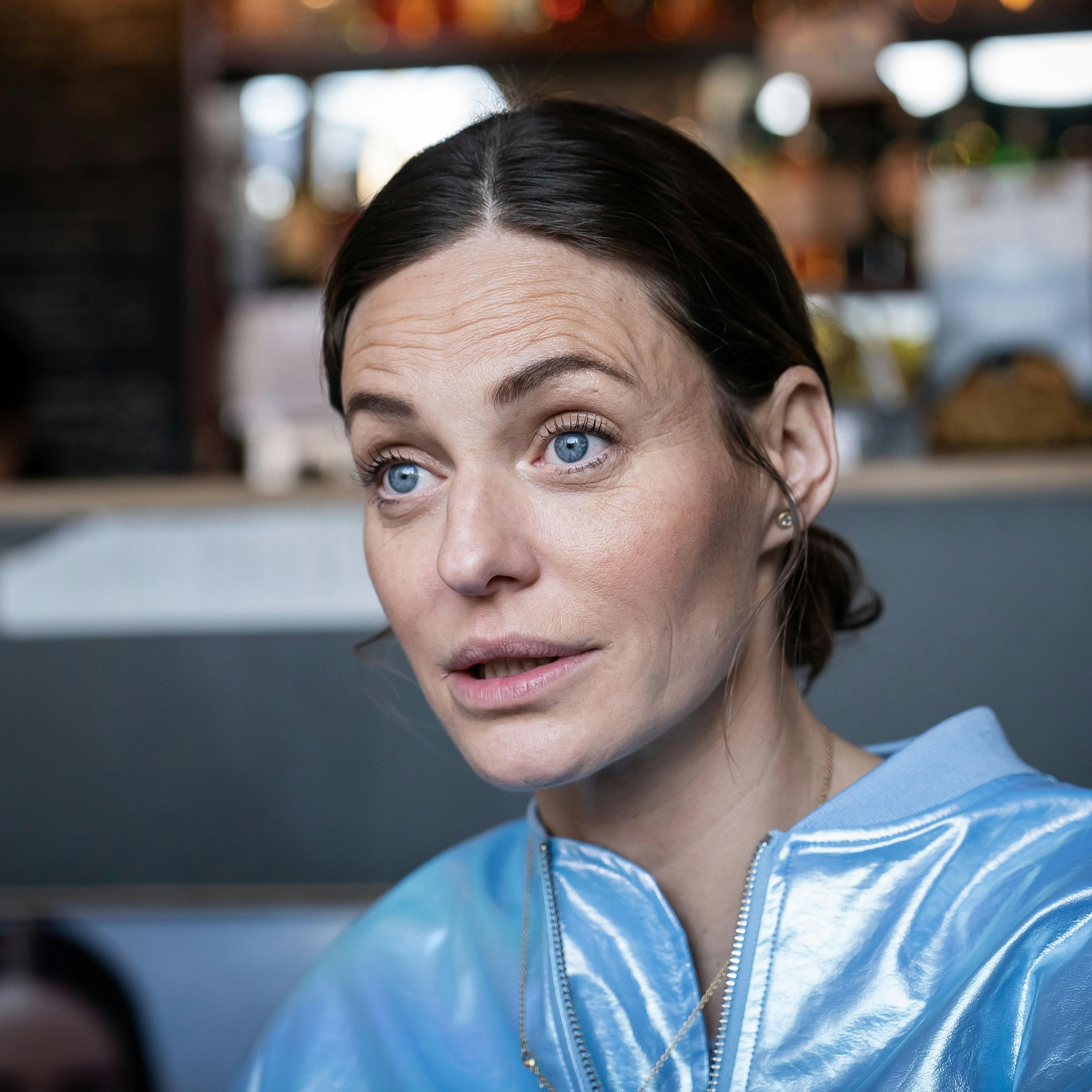 OPGAVE: Pressedag på programmet ”Over Atlanten” .Her: Sarah Grünewald og ROsa KildahlSTED: Vester Vov vov, Absalonsgade 5JOURNALIST: Catja Klarskov og AviayaFOTOGRAF: Hanne JuulDATO: 20240125