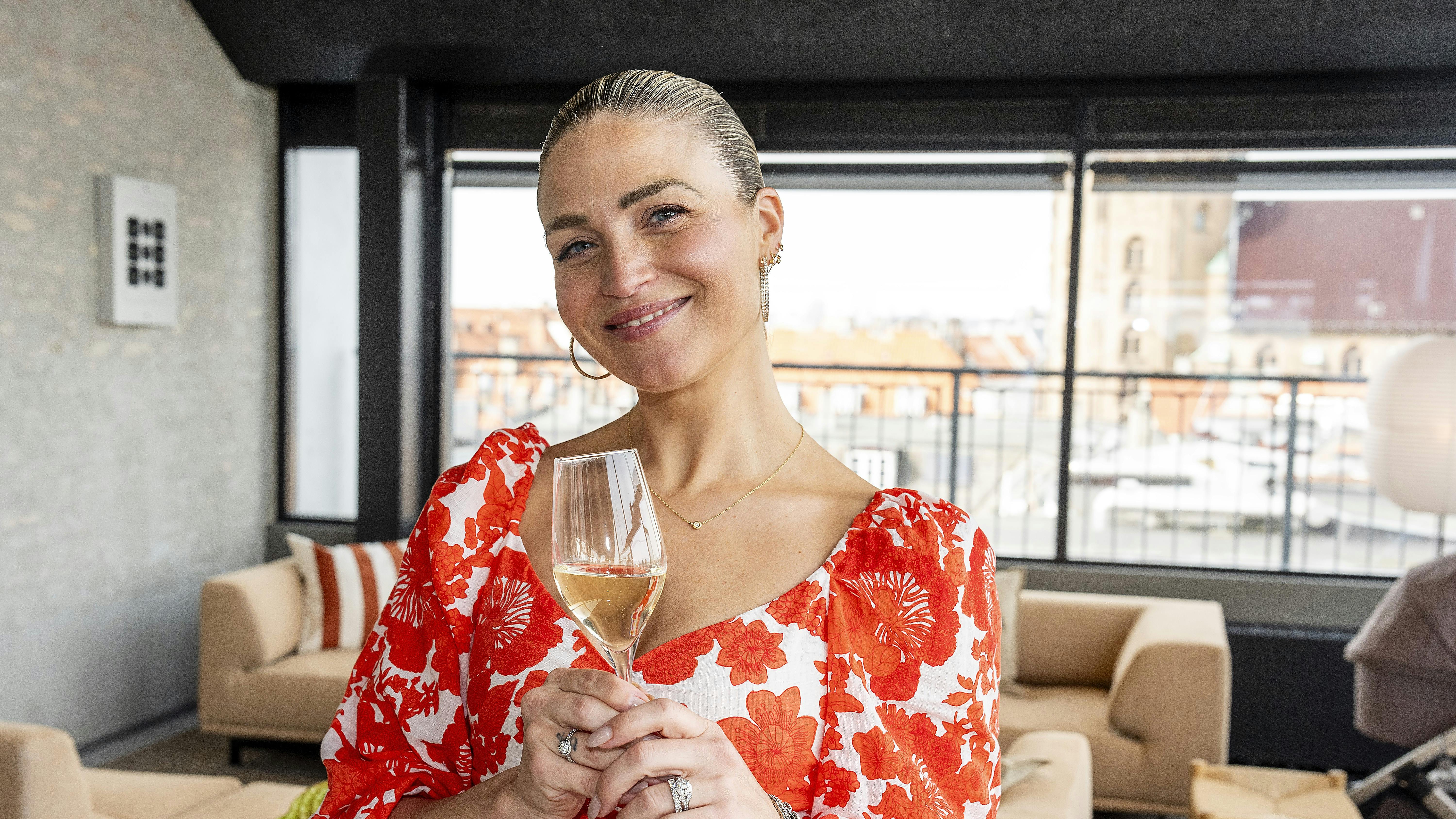 Christiane Schaumburg-Müller Aaxman har startet et nyt vinbrand i samarbejde med Ludvig Bjørns Vinhandel, og vi håber meget, at du vil komme og fejre lanceringen af Loina by Christiane med os.
