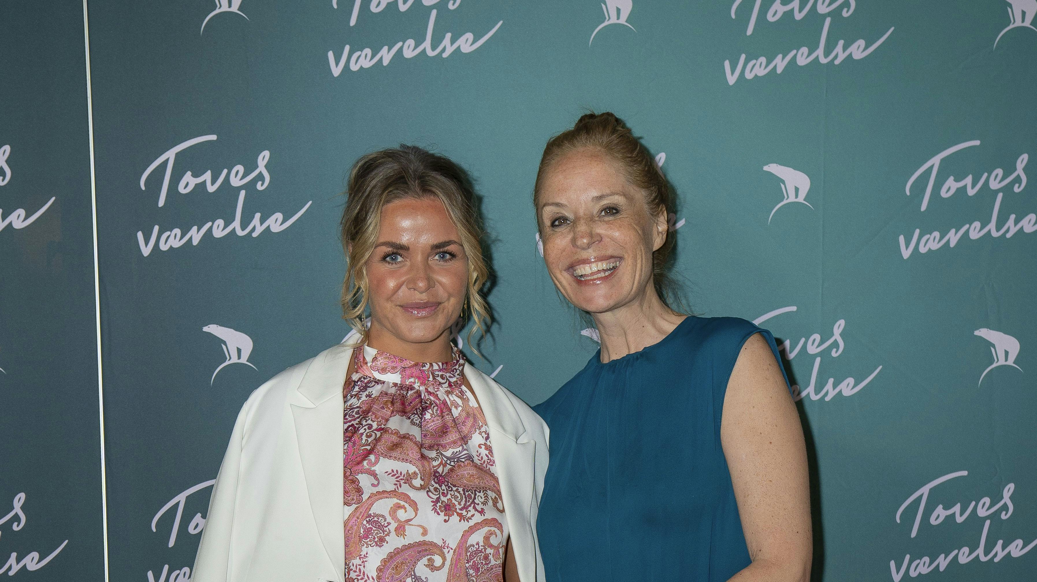 Ditte Julie og Elisa Lykke afslører saftige detaljer om deres venskab.